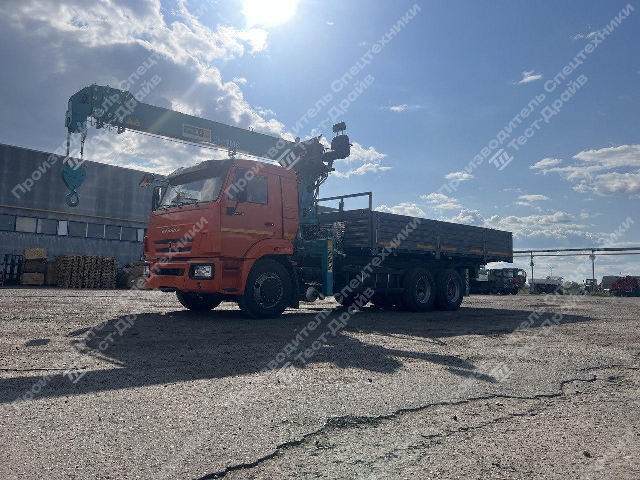 Бортовой КамАЗ 65115 6x6 с КМУ HKTC 7016 Фото №2