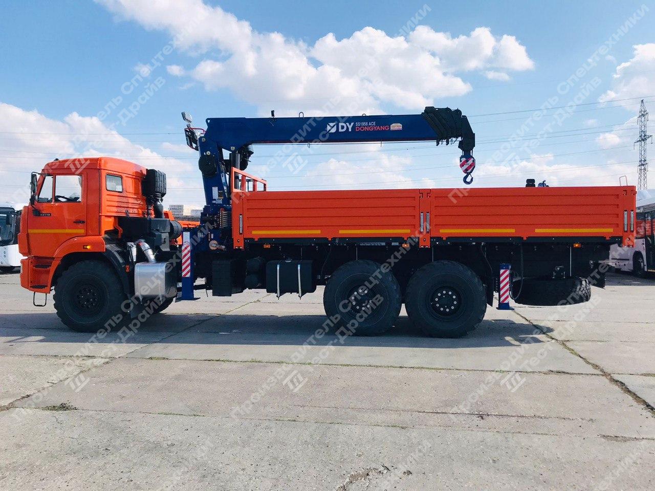 Бортовой КамАЗ 43118 6x6 с КМУ DongYang SS1956 Фото №3