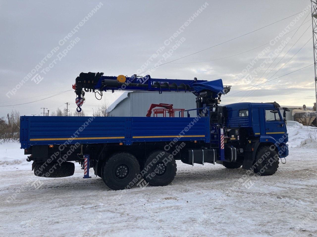 Бортовой КамАЗ 43118 6x6 с буровой установкой и КМУ DongYang SS2036 Фото №4