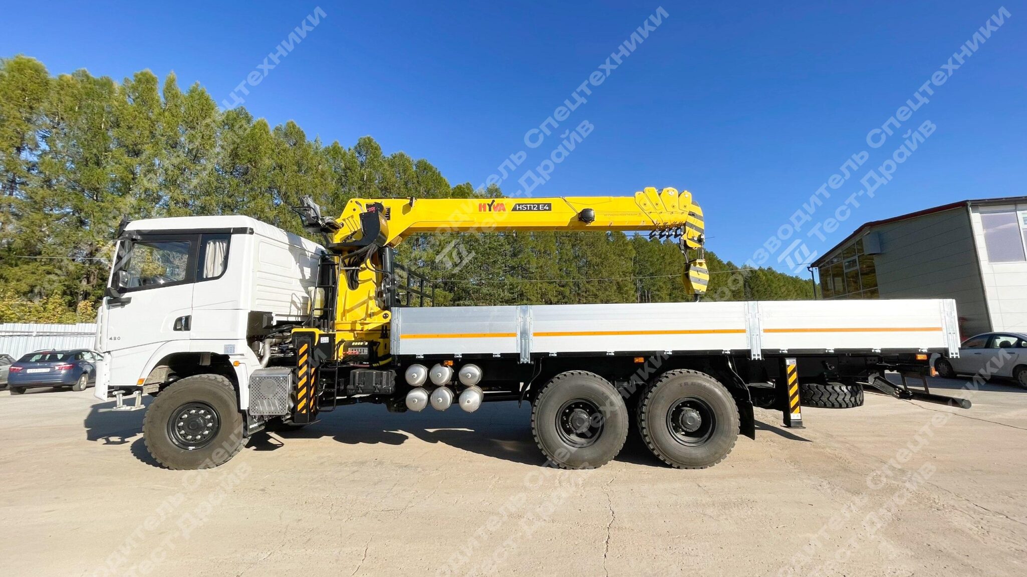 Бортовой Shacman X3000 6x6 с КМУ HYVA HST 12E4 Фото №4