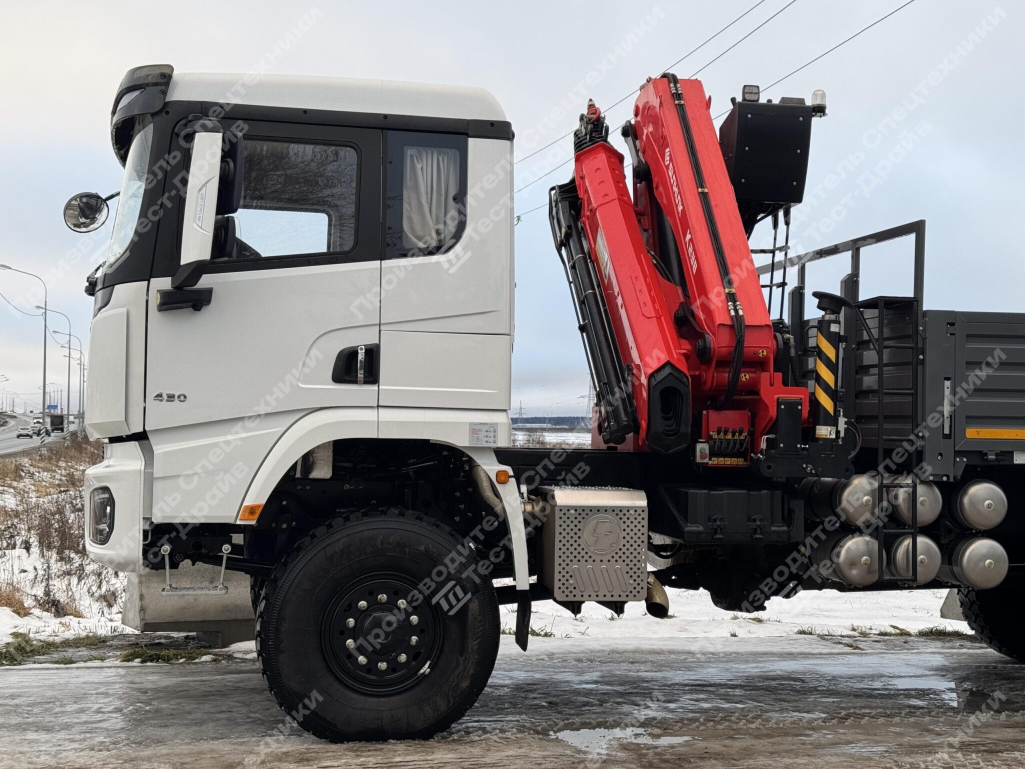 Бортовой Shacman X3000 6x6 с ГМУ SunHunk K-238-6 Фото №6