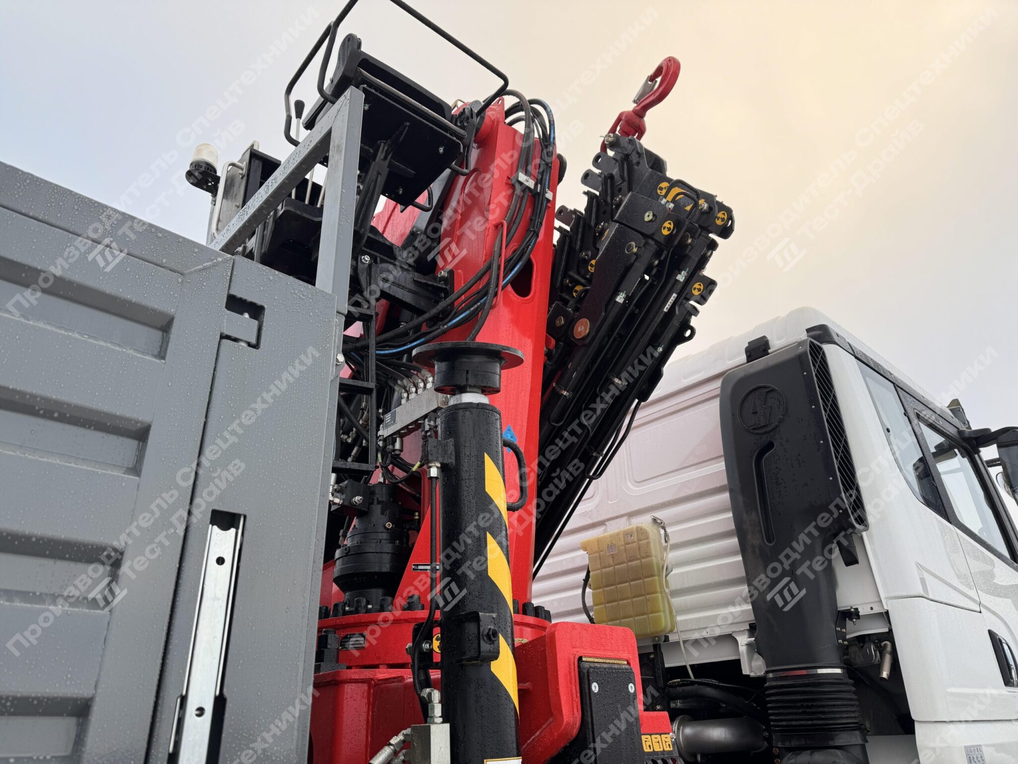 Бортовой Shacman X3000 6x6 с ГМУ SunHunk K-238-6 Фото №9