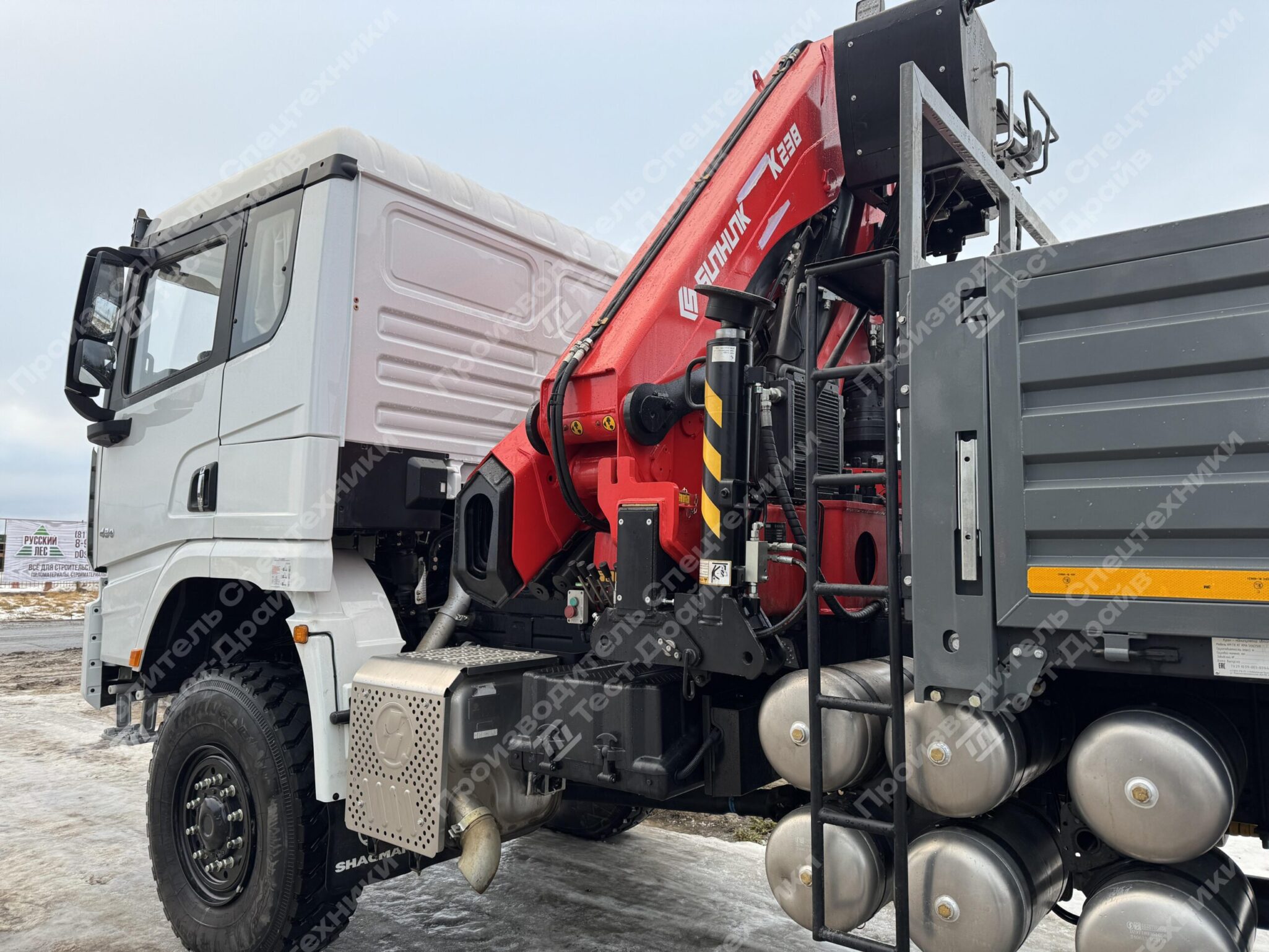 Бортовой Shacman X3000 6x6 с ГМУ SunHunk K-238-6 Фото №11