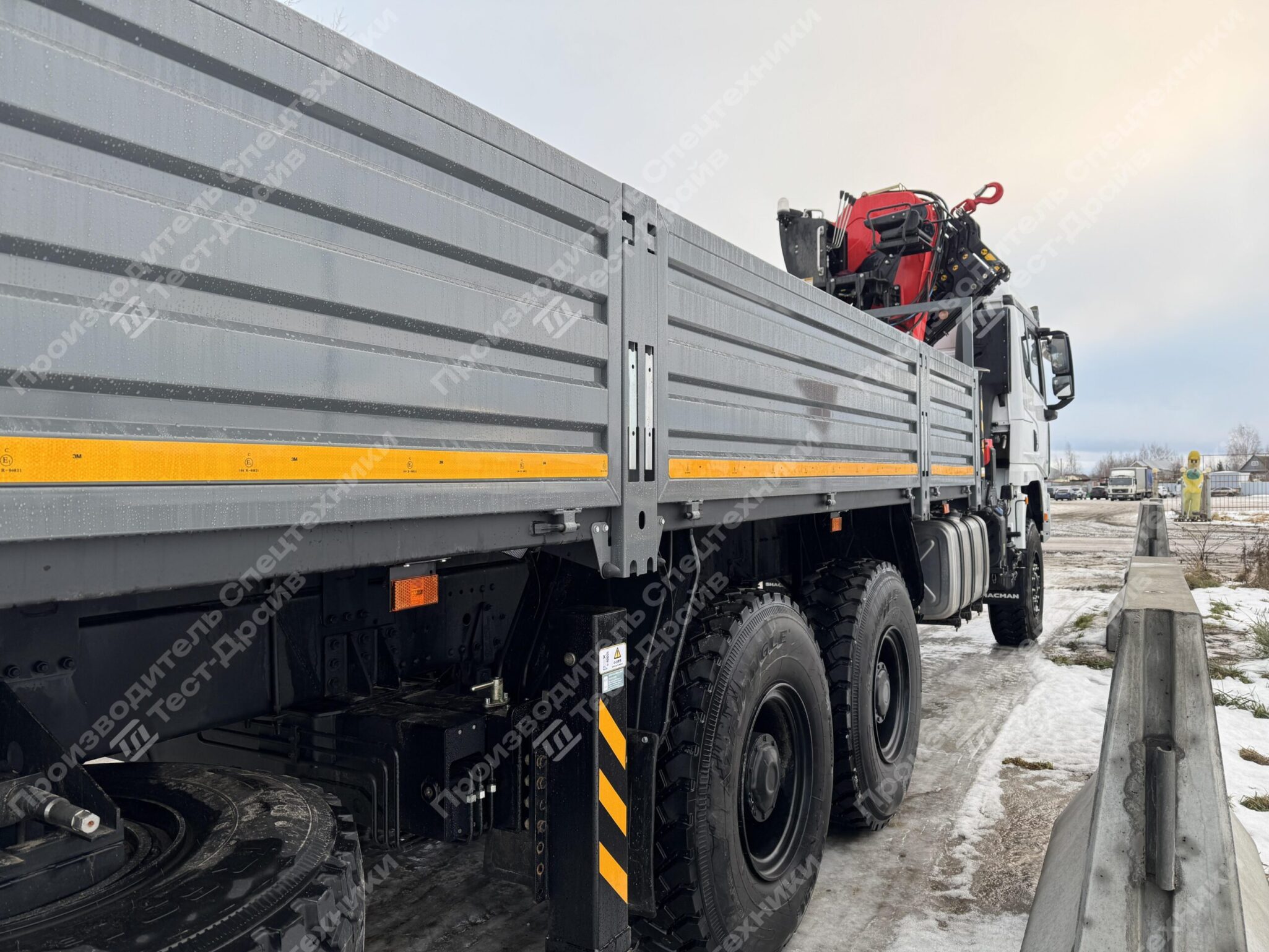Бортовой Shacman X3000 6x6 с ГМУ SunHunk K-238-6 Фото №16