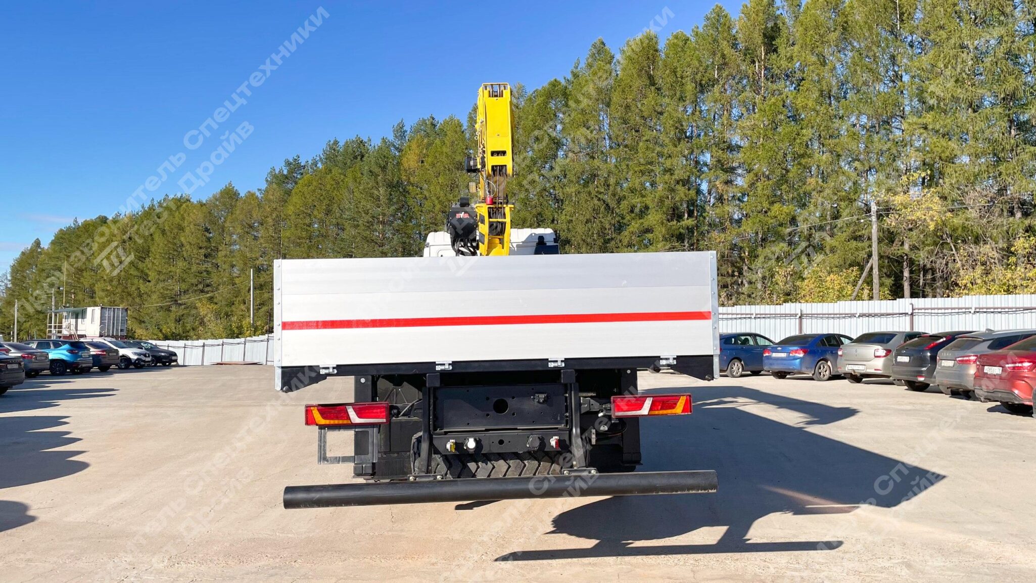 Бортовой Shacman X3000 6x6 с КМУ HYVA HST 12E4 Фото №5