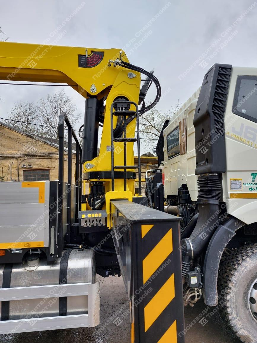 Бортовой FAW CA3250 6x4 с КМУ HYVA HST8E4 Фото №7