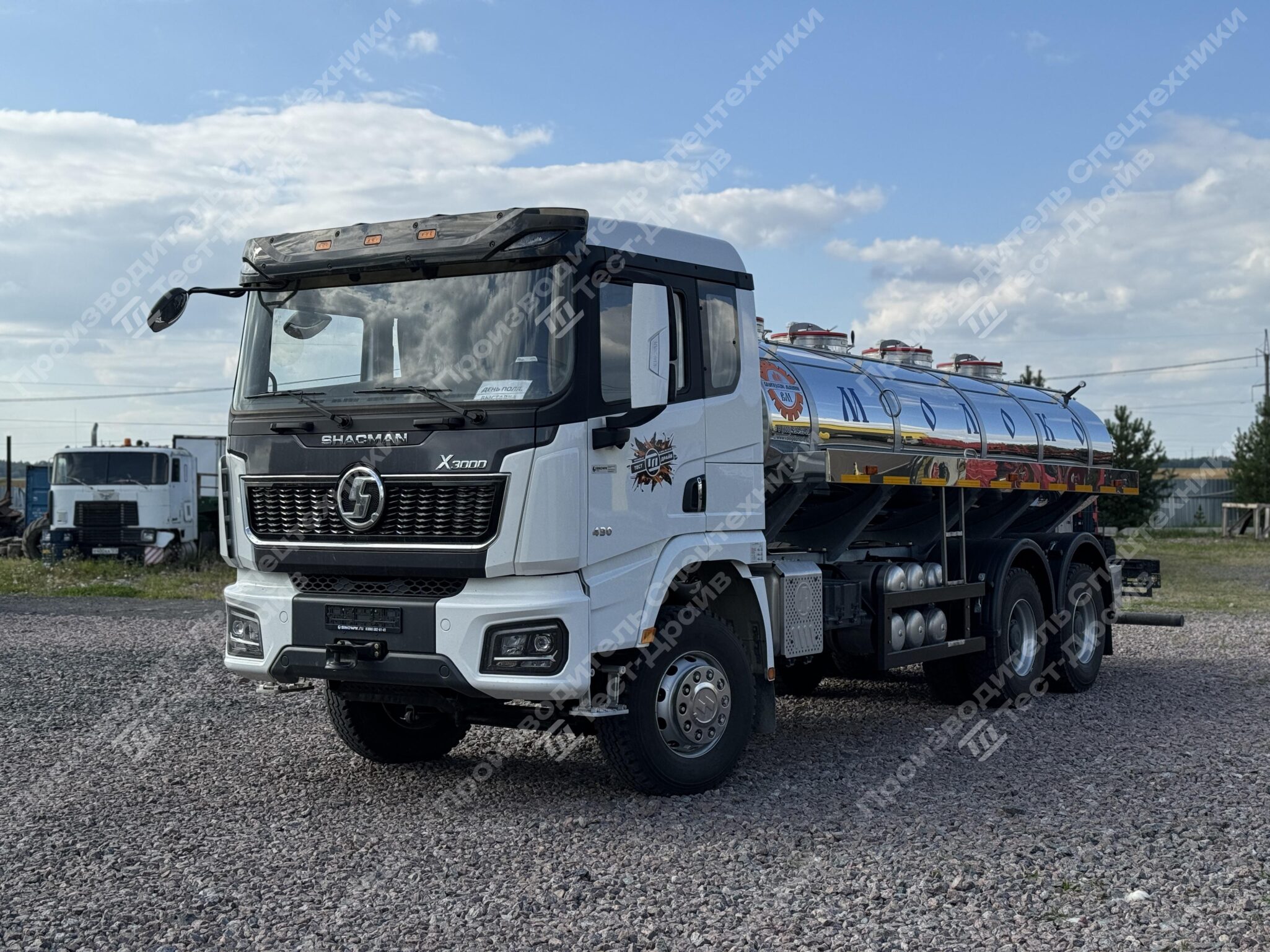 Молоковоз Shacman X3000 6x4 с цистерной 14 000 (л) на 4 секции Фото №3
