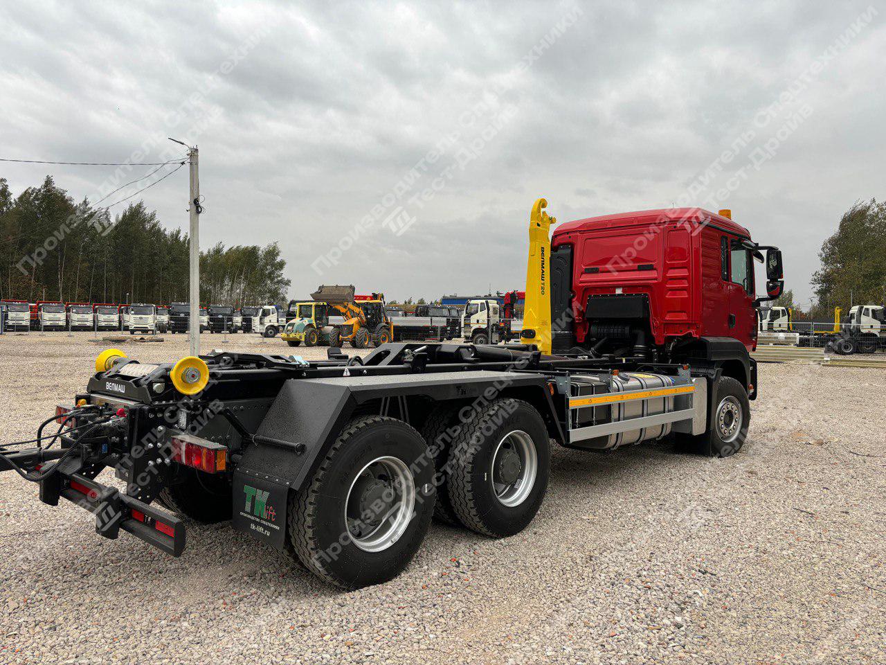 Мультилифт SITRAK C7H 6x4 с крюком ВЕЛМАШ T20 Фото №4