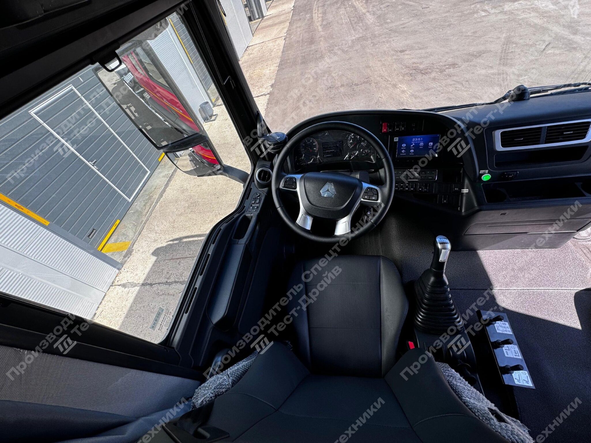 Мультилифт SITRAK C7H 8x4 с крюком HYVA 26 Фото №9