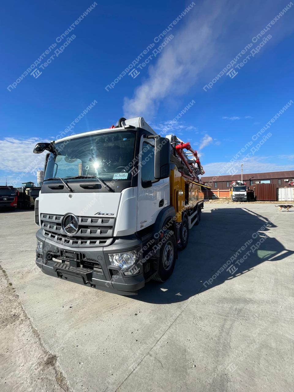 Автобетононасос Mercedes Benz Arocs 4146 8x4 с АБН XCMG HB62-V Фото №1
