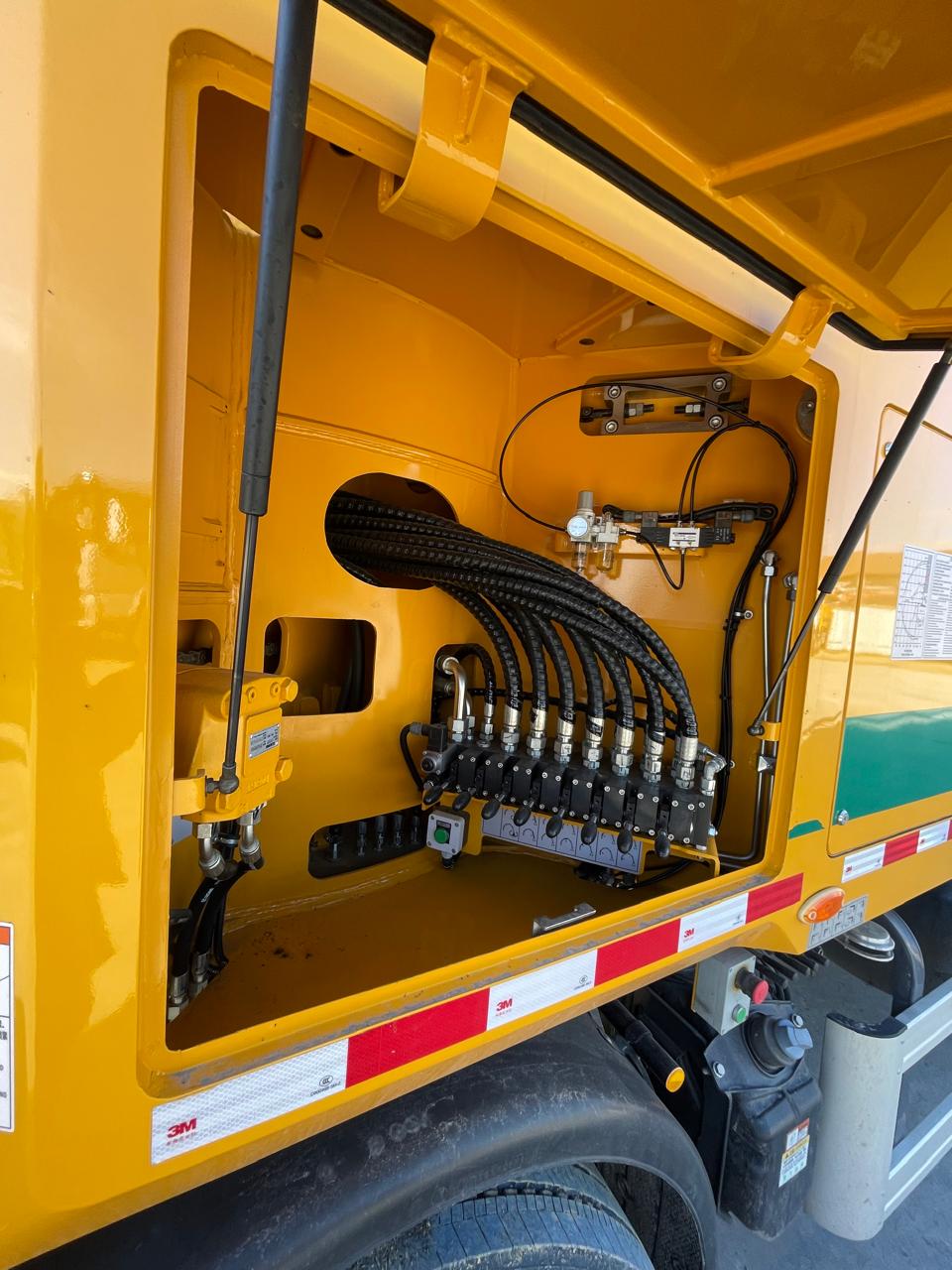 Автобетононасос Mercedes Benz Arocs 4146 8x4 с АБН XCMG HB62-V Фото №5