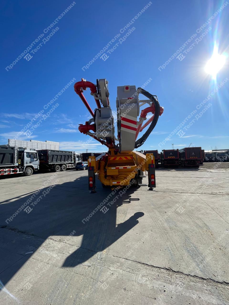 Автобетононасос Mercedes Benz Arocs 4146 8x4 с АБН XCMG HB62-V Фото №7