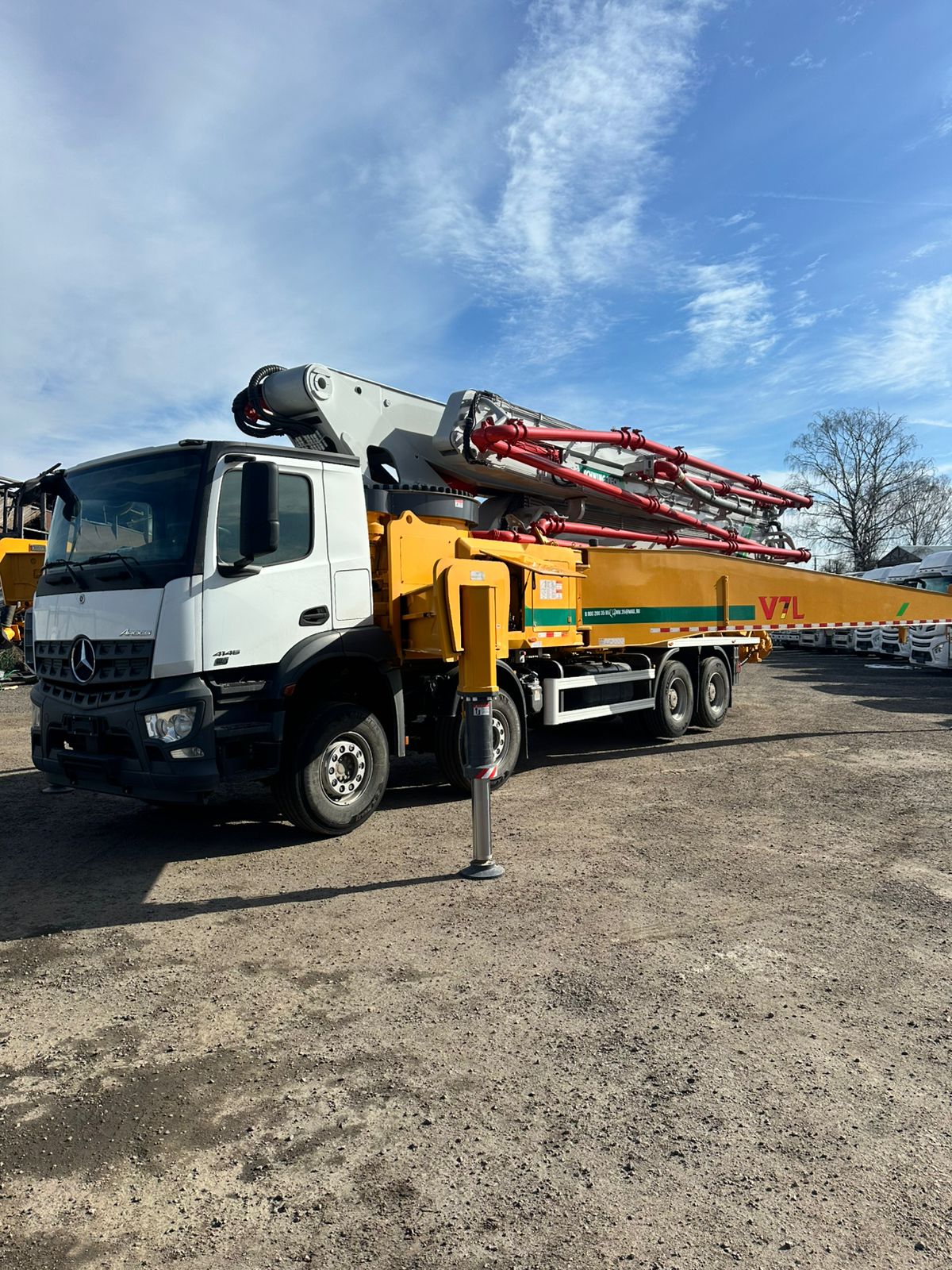 Автобетононасос Mercedes Benz Arocs 4146 8x4 с АБН XCMG HB62-V Фото №8