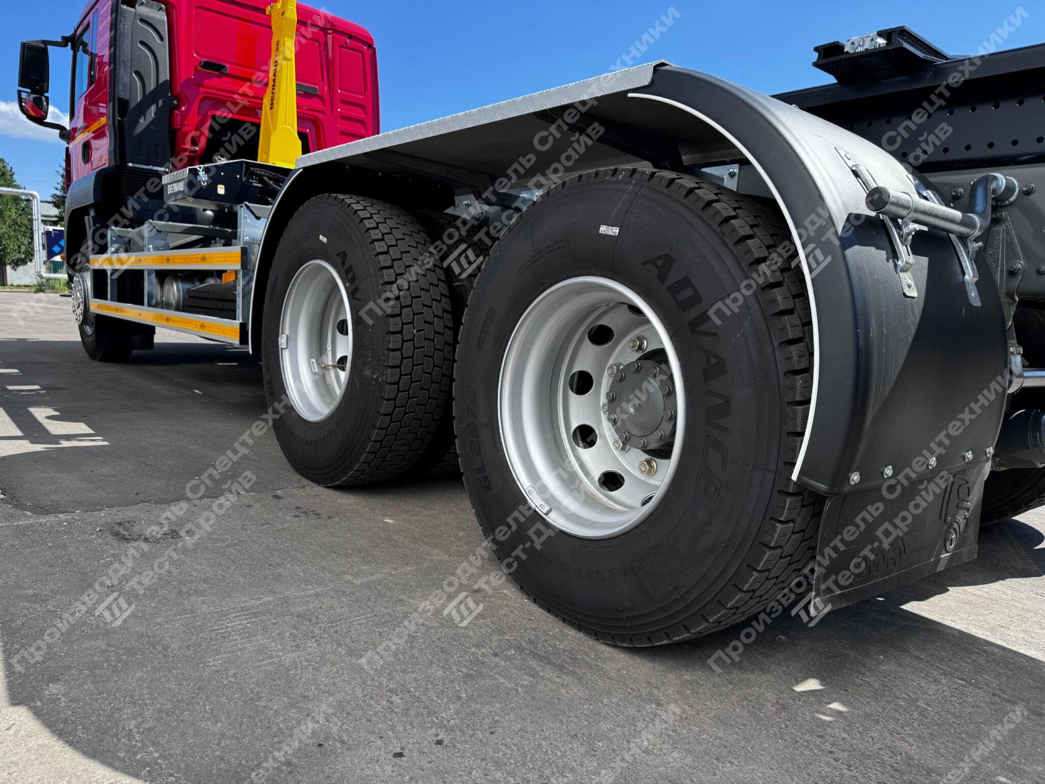 Мультилифт SITRAK C7H 6x4 с крюком ВЕЛМАШ T20 Фото №6