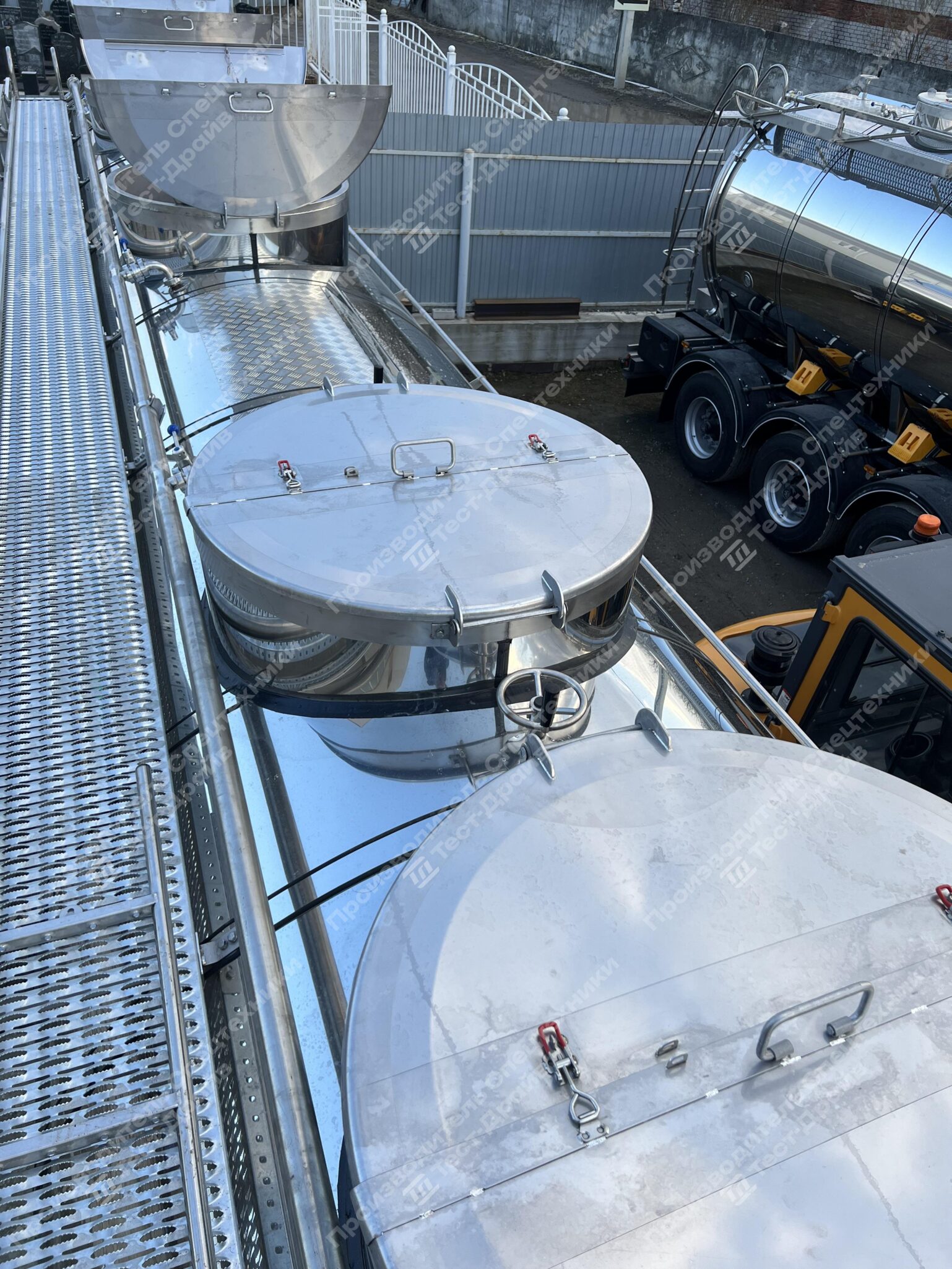 Специализированный полуприцеп-цистерна четырехосный NORDTANK GIGA Фото №18