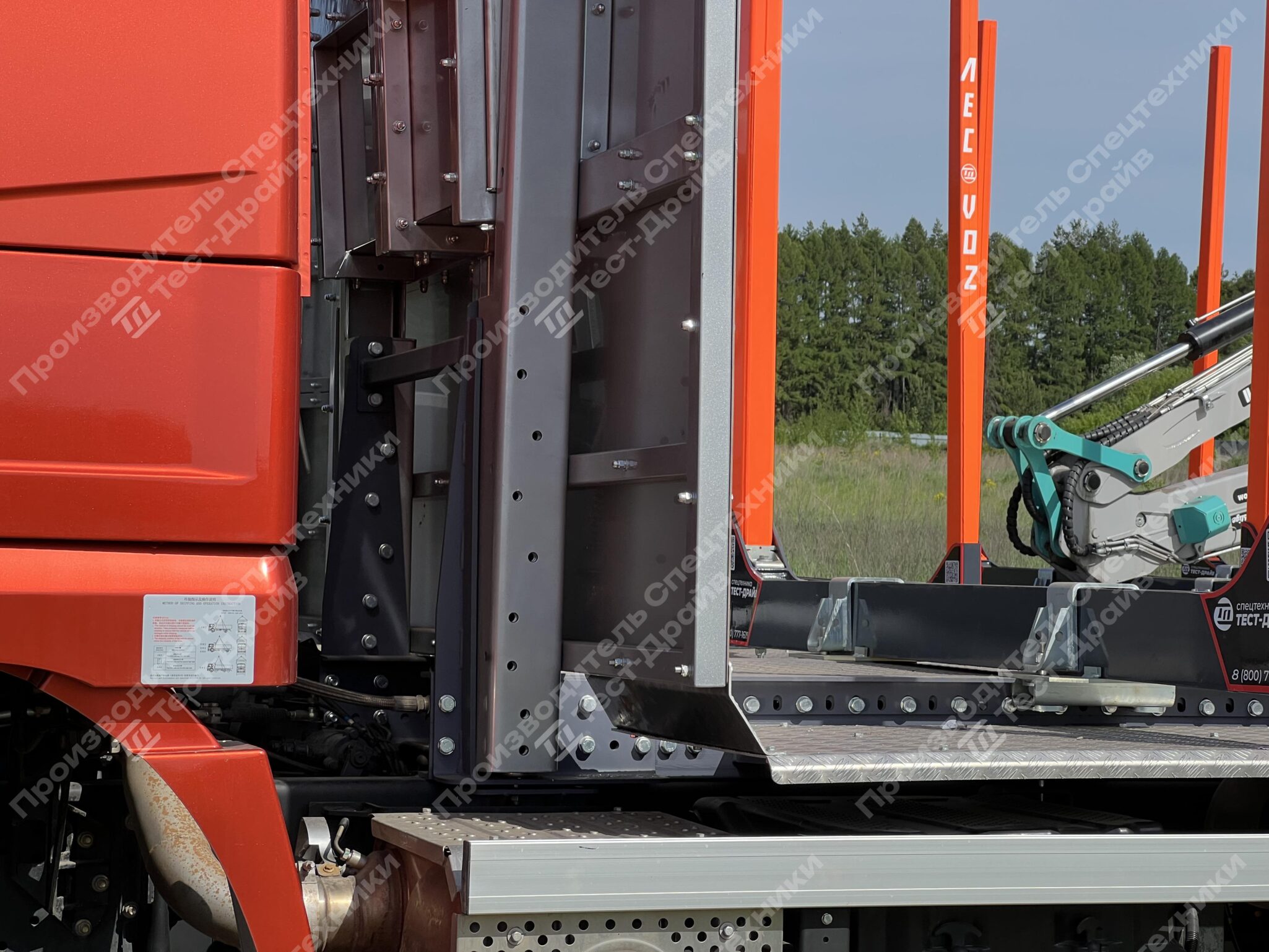 Сортиментовоз Shacman X3000 6x6 с ГМУ ICARBAZZOLI IB 120 L98 и площадкой ЛЕСОVOZ Фото №6