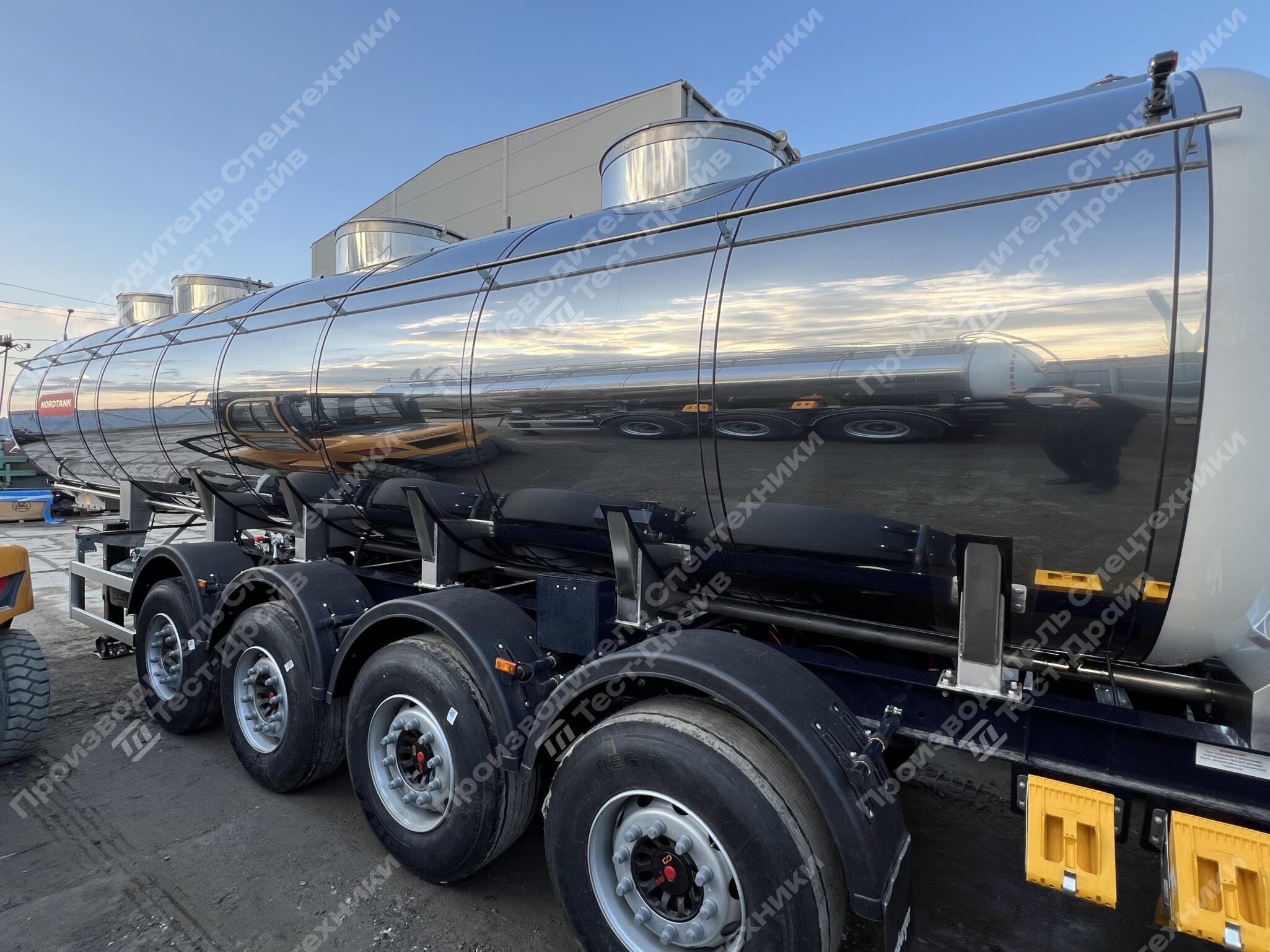Специализированный полуприцеп-цистерна трехосный NORDTANK TRIOS 24.5 Фото №2