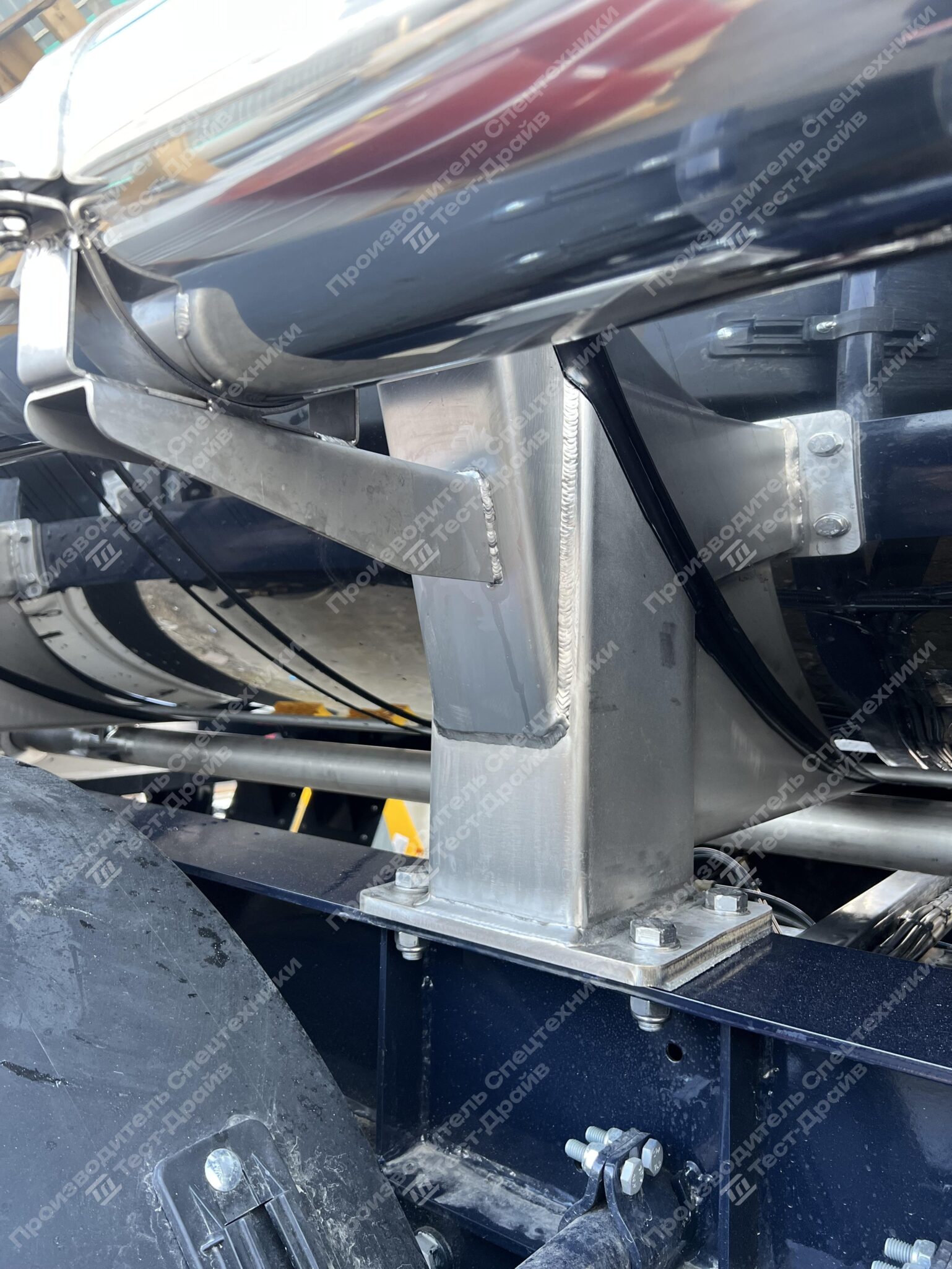 Специализированный полуприцеп-цистерна четырехосный NORDTANK GIGA Фото №10