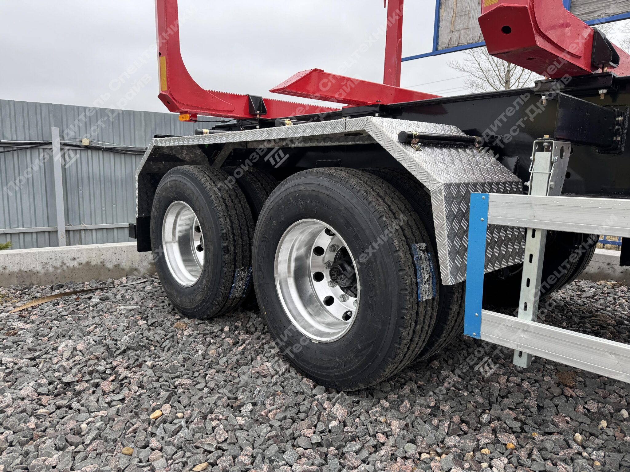 Прицеп сортиментовоз ТК ТД трехосный - 4 неразборных коника Фото №19
