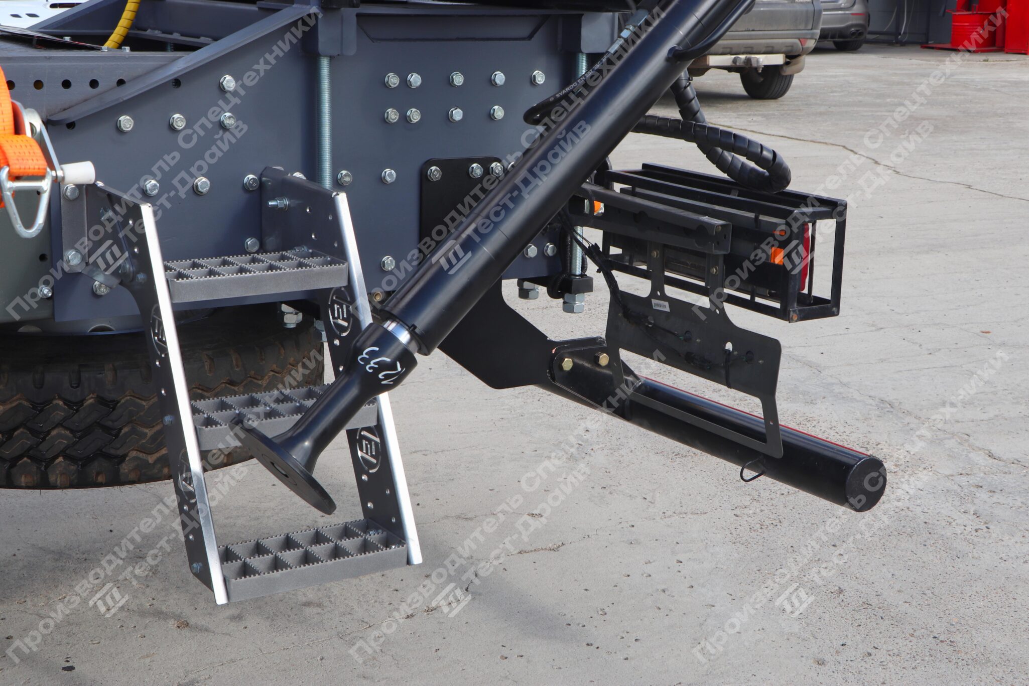 Сортиментовоз MAN TGX 33.540 6x4 с ГМУ VM10L86 и площадкой ЛЕСОVОZ Фото №12