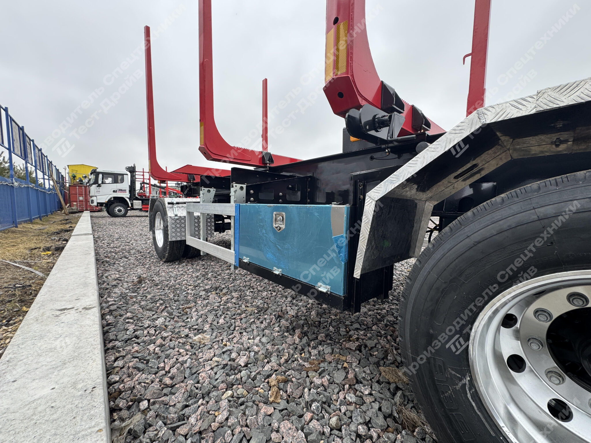 Прицеп сортиментовоз ТК ТД трехосный - 4 неразборных коника Фото №24