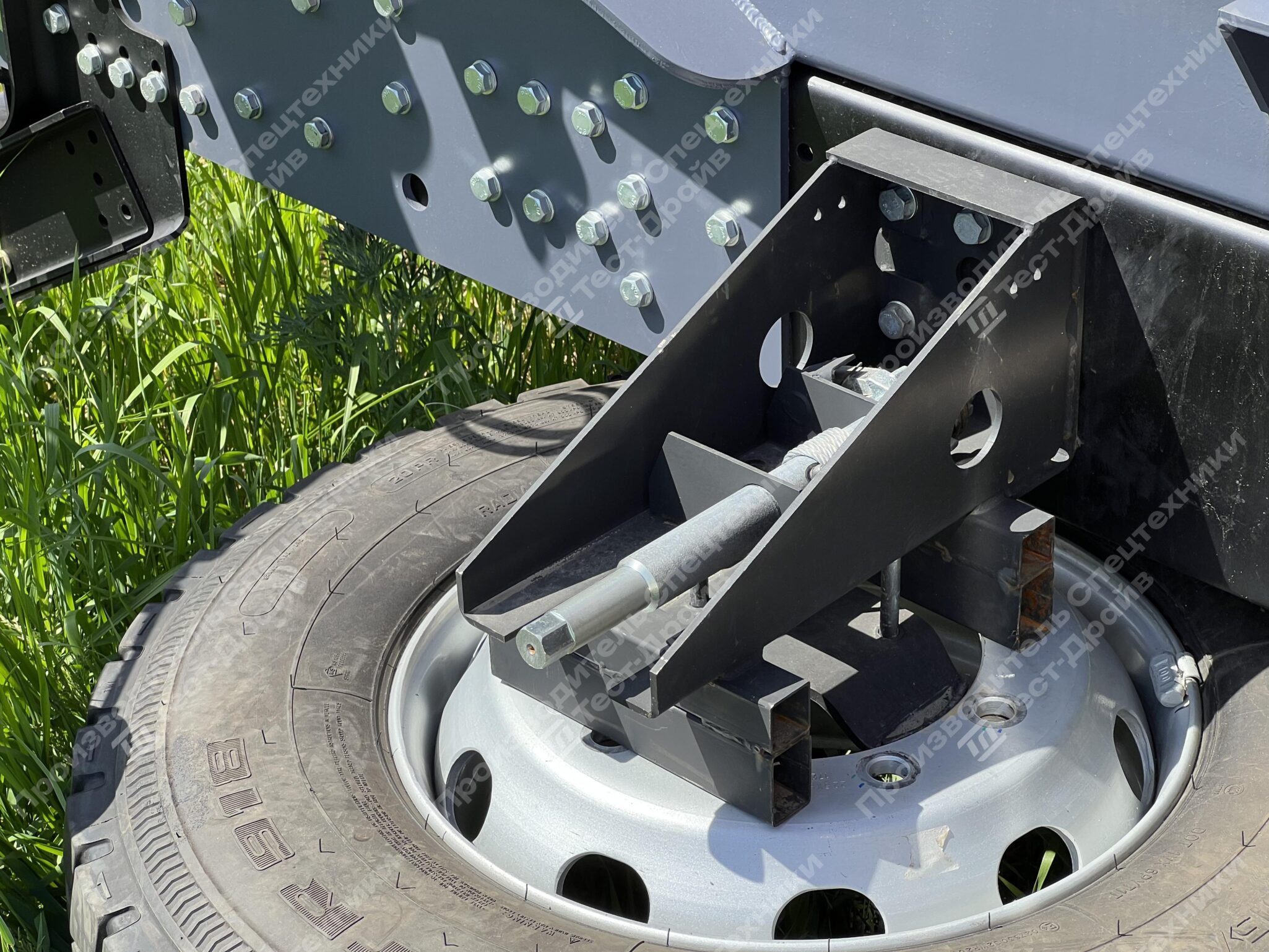 Сортиментовоз MAN TGX 33.540 6x4 с ГМУ VM10L86 и площадкой ЛЕСОVОZ Фото №15