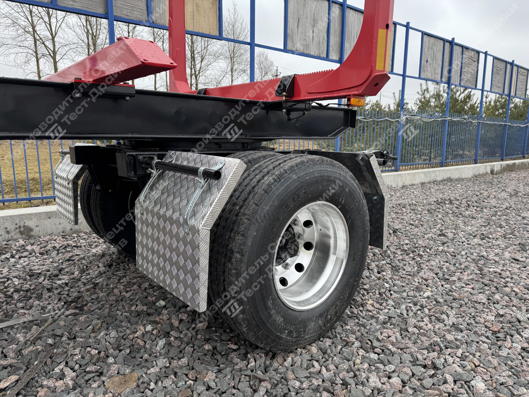 Прицеп сортиментовоз ТК ТД трехосный - 4 неразборных коника Фото №27