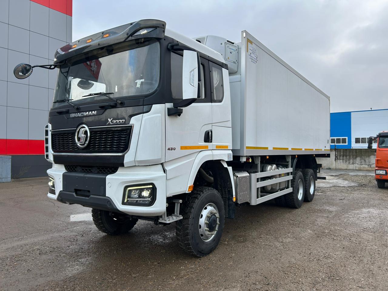 Рефрижератор Shacman X3000 6x6 с ХОУ Carrier Supra 850 Фото №8