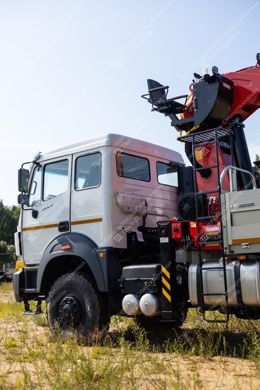Бортовой Beiben 2538LA 6x6 с КМУ SunHunk S2506 Фото №25