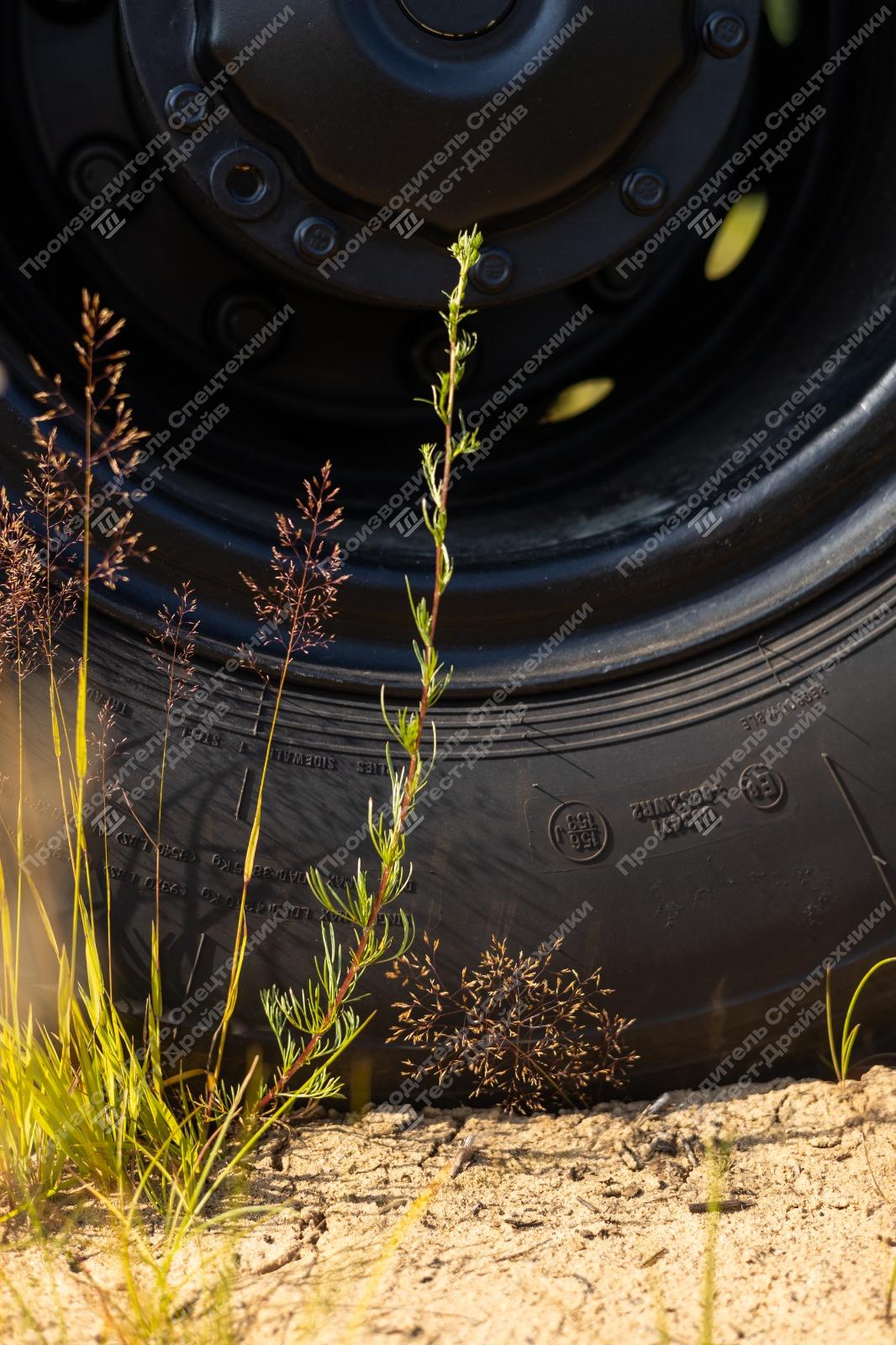 Бортовой Beiben 2538LA 6x6 с КМУ SunHunk S2506 Фото №26