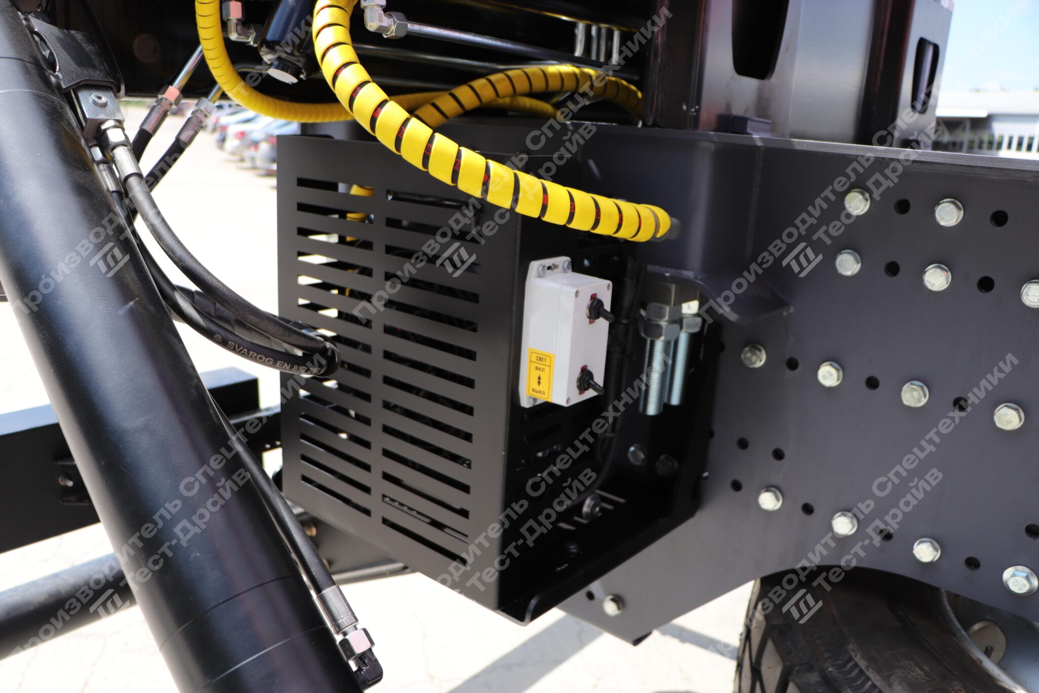 Сортиментовоз VOLVO 6х4 с ГМУ ICARBAZZOLI IB 100 L98 и площадкой ЛЕСОVОZ Фото №10