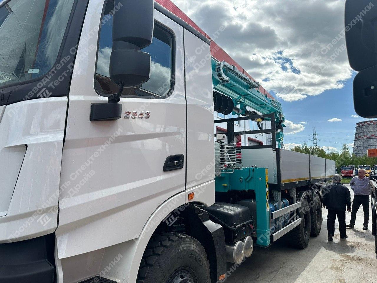 Бортовой Beiben NG80B 6x6 c КМУ HKTC HLC 8026A и буровым оборудованием Фото №2