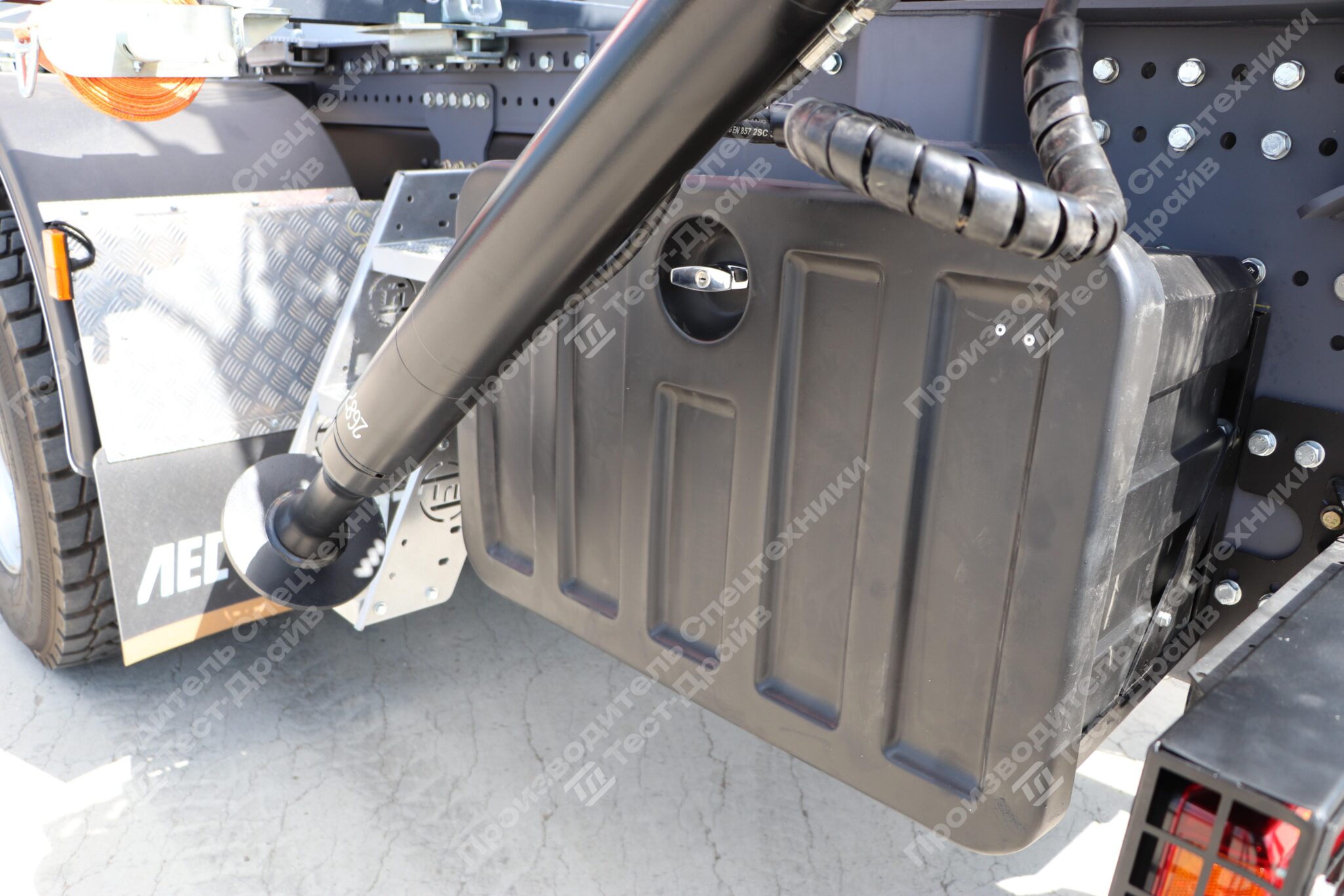 Сортиментовоз SHACMAN 6х6 с ГМУ VM10L74 и площадкой ЛЕСОVOZ Фото №33