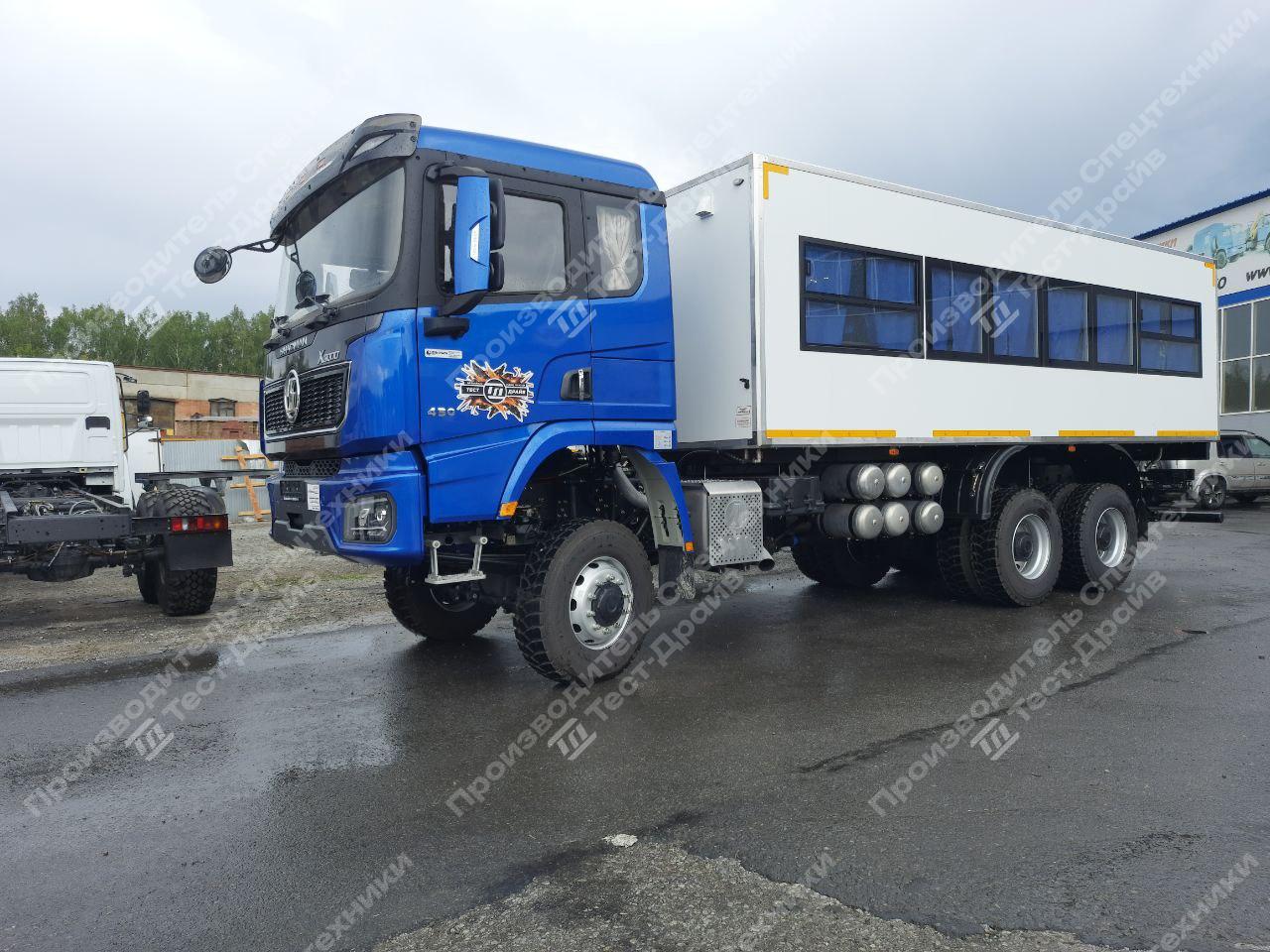 Вахтовый автобус Shacman X3000 6x6 - 28 мест Фото №1