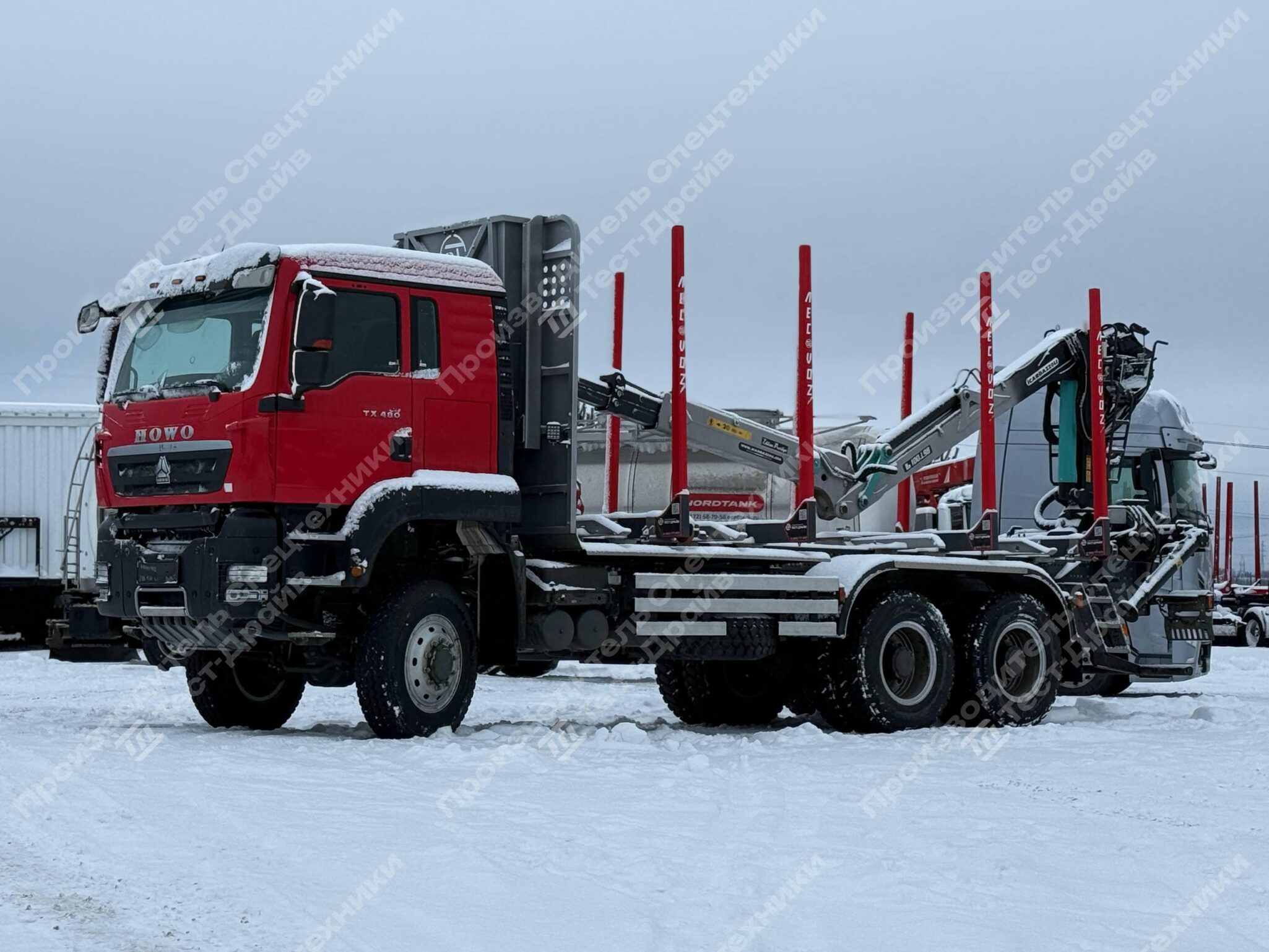 Сортиментовоз HOWO 6x6 с КМУ ICARBAZZOLI IB 100 L98 и площадкой ЛЕСОVOZ Фото №4