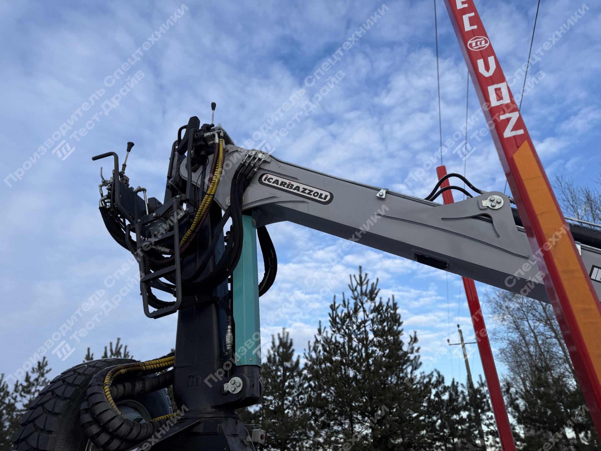 Сортиментовоз Shacman X3000 8х4 с ГМУ ICARBAZZOLI IB 120 L98 Фото №18