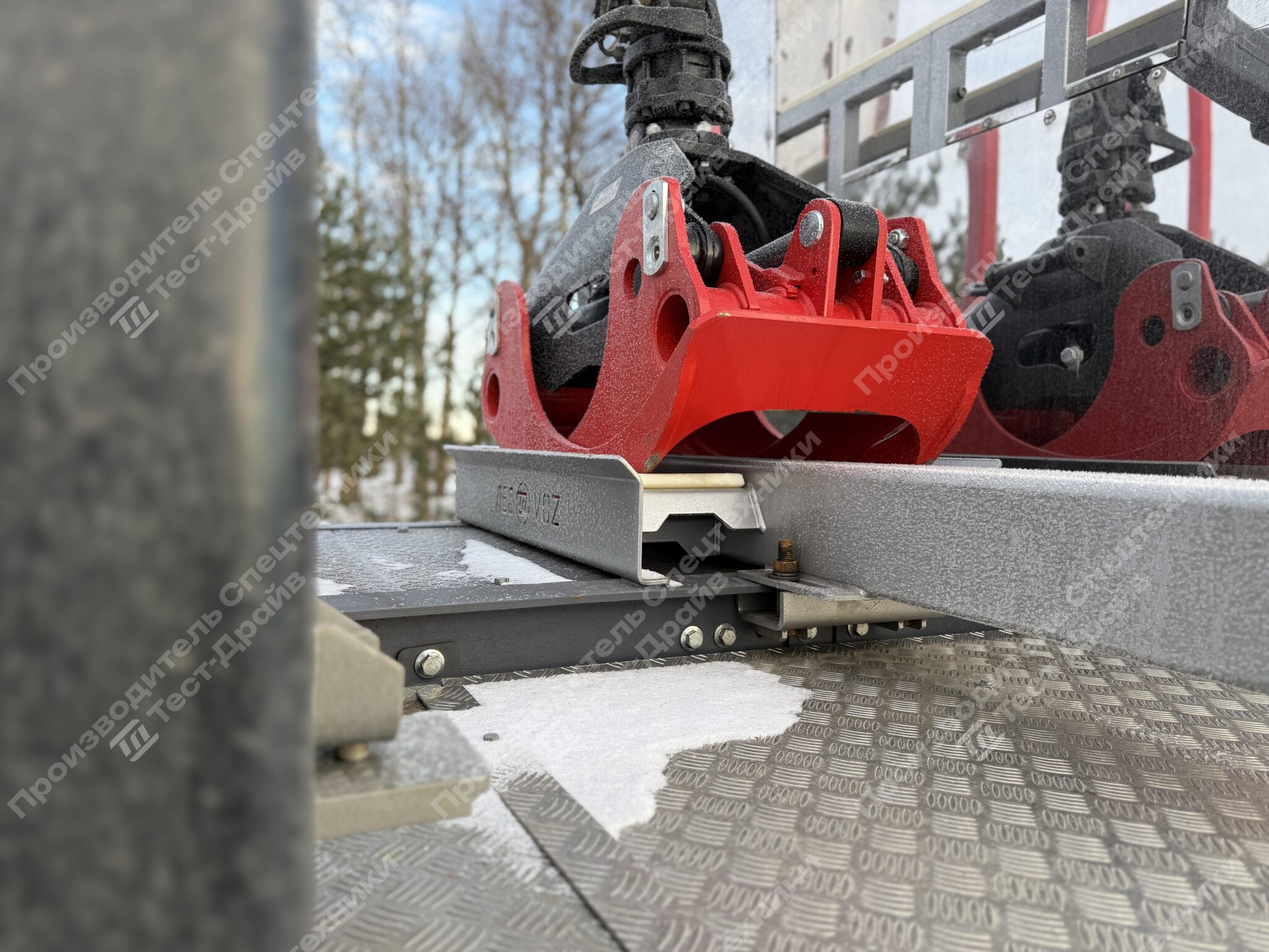 Сортиментовоз Shacman X3000 8х4 с ГМУ ICARBAZZOLI IB 120 L98 Фото №30