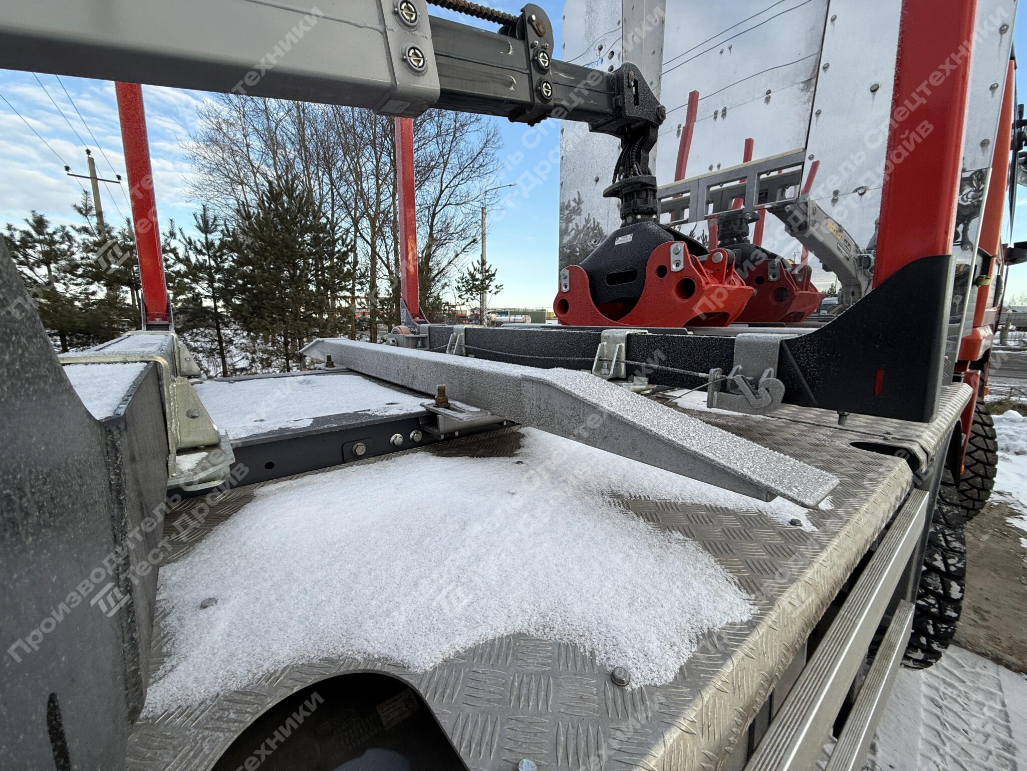 Сортиментовоз Shacman X3000 8х4 с ГМУ ICARBAZZOLI IB 120 L98 Фото №22