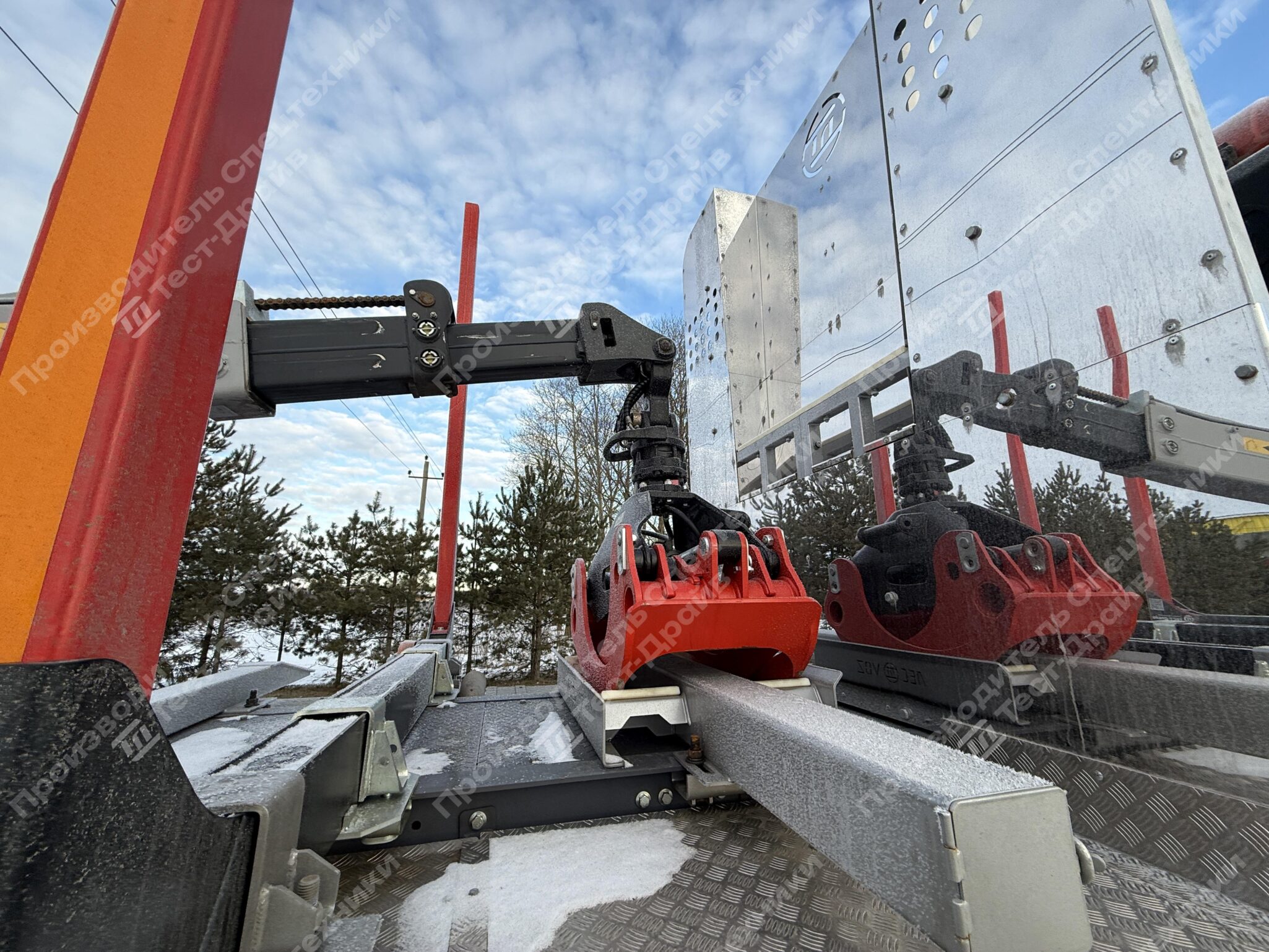 Сортиментовоз Shacman X3000 8х4 с ГМУ ICARBAZZOLI IB 120 L98 Фото №24