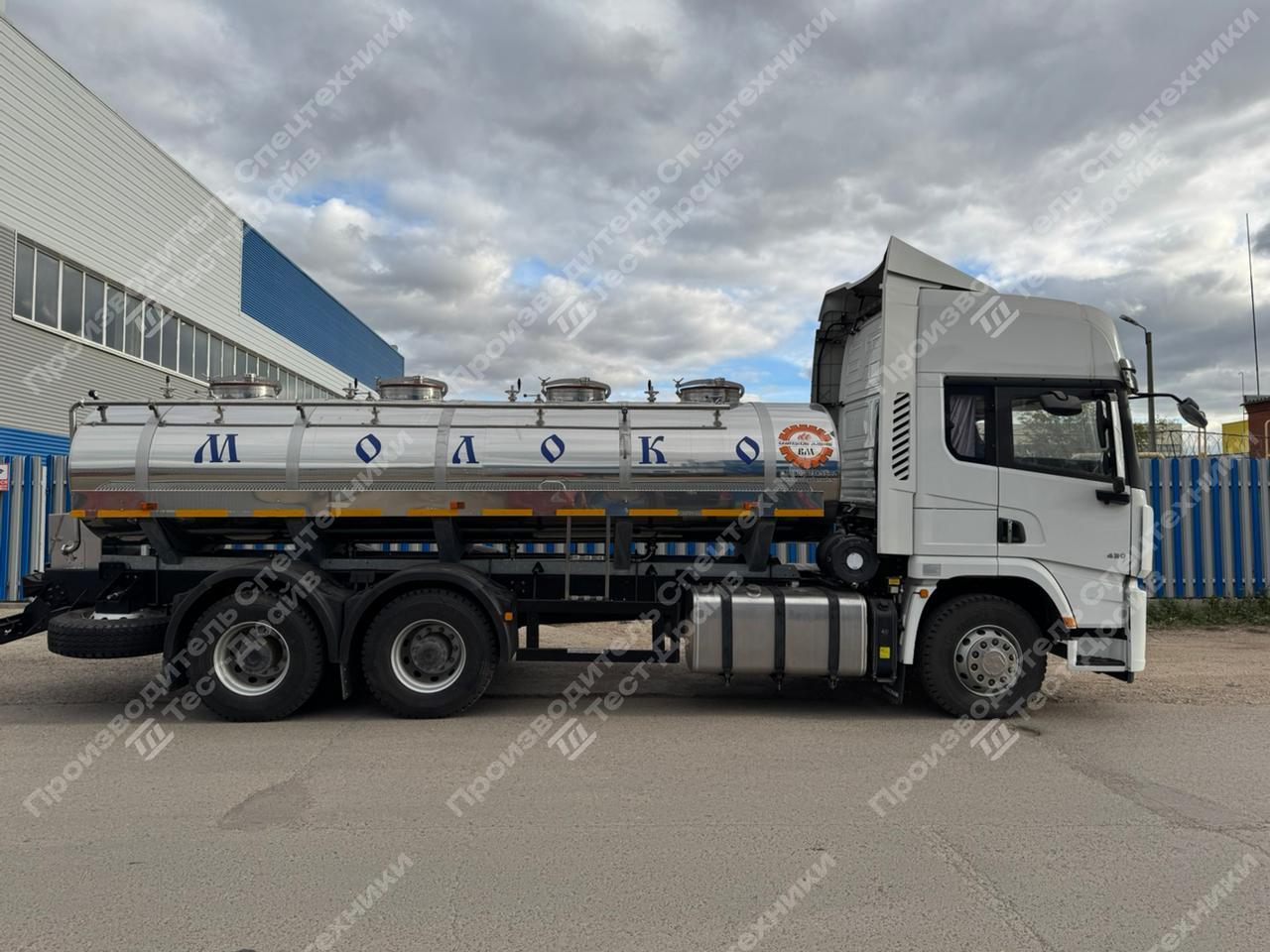 Молоковоз Shacman X3000 6x4 с цистерной 11 м3 Фото №2
