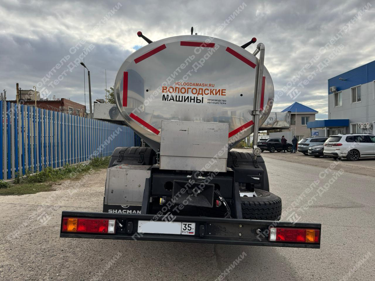 Молоковоз Shacman X3000 6x4 с цистерной 11 м3 Фото №8