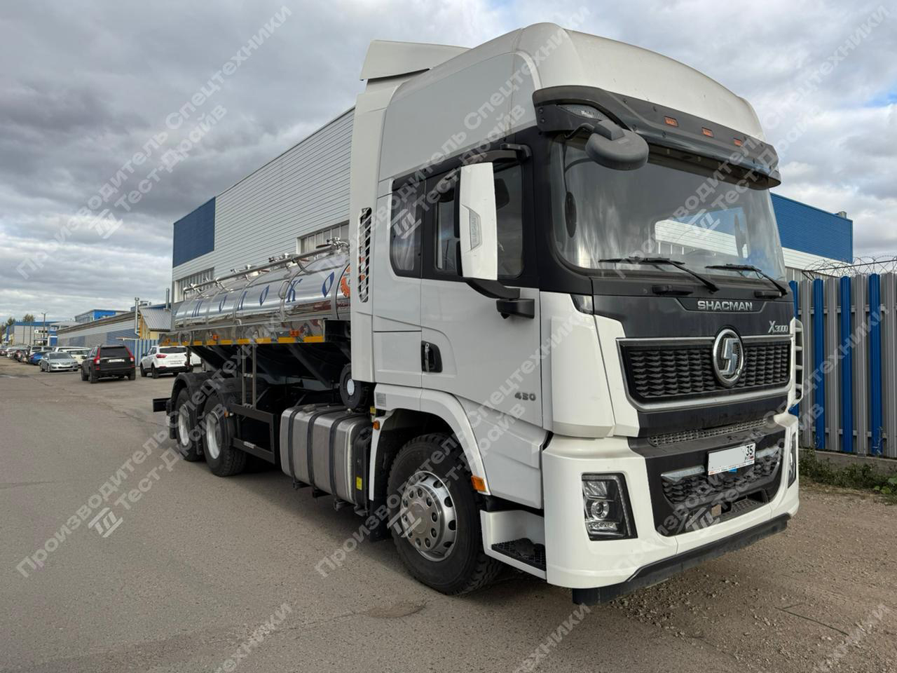 Молоковоз Shacman X3000 6x4 с цистерной 11 м3 Фото №1