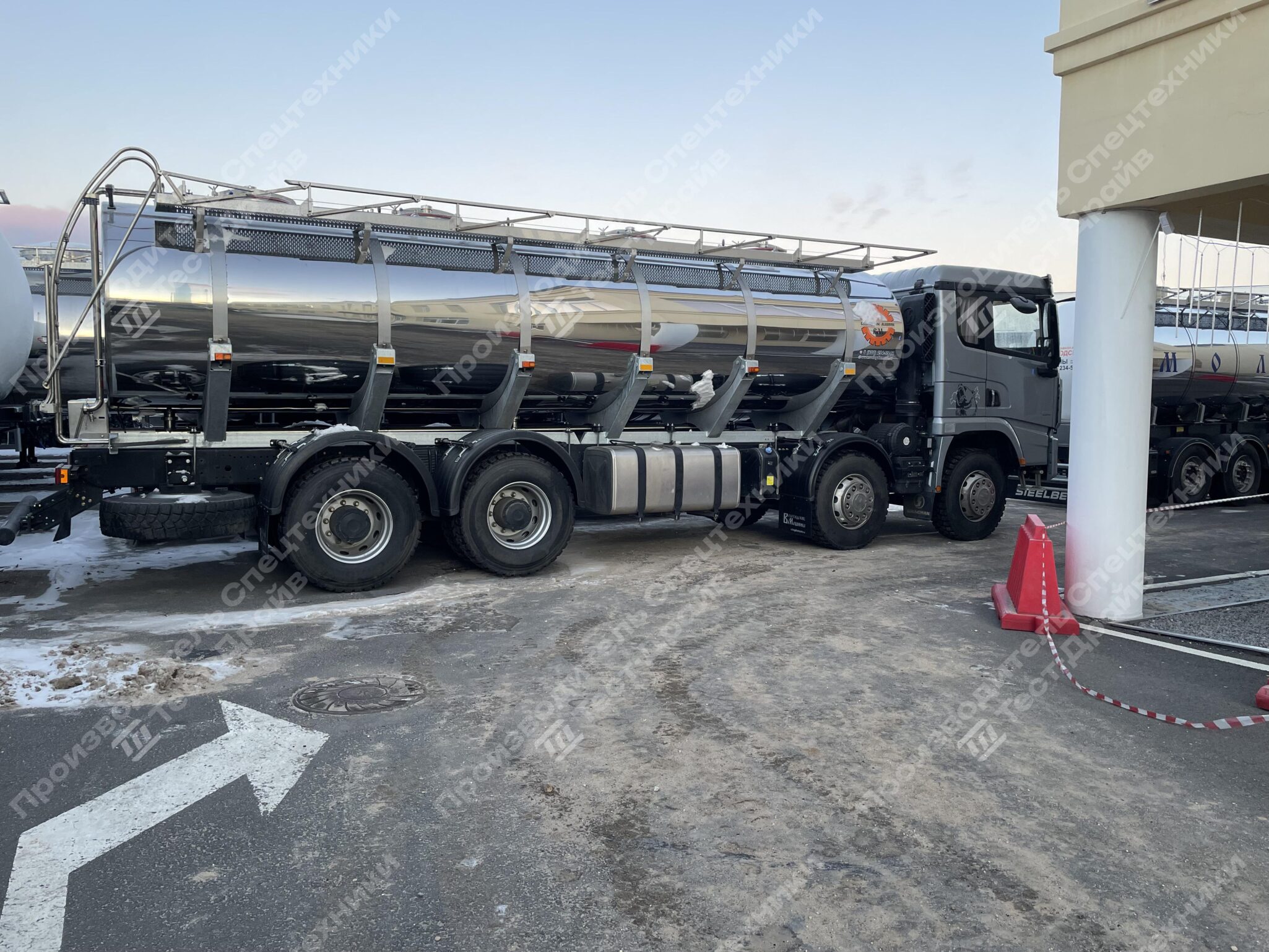 Молоковоз Shacman X3000 8x4 с цистерной 19 000 (л) Фото №5