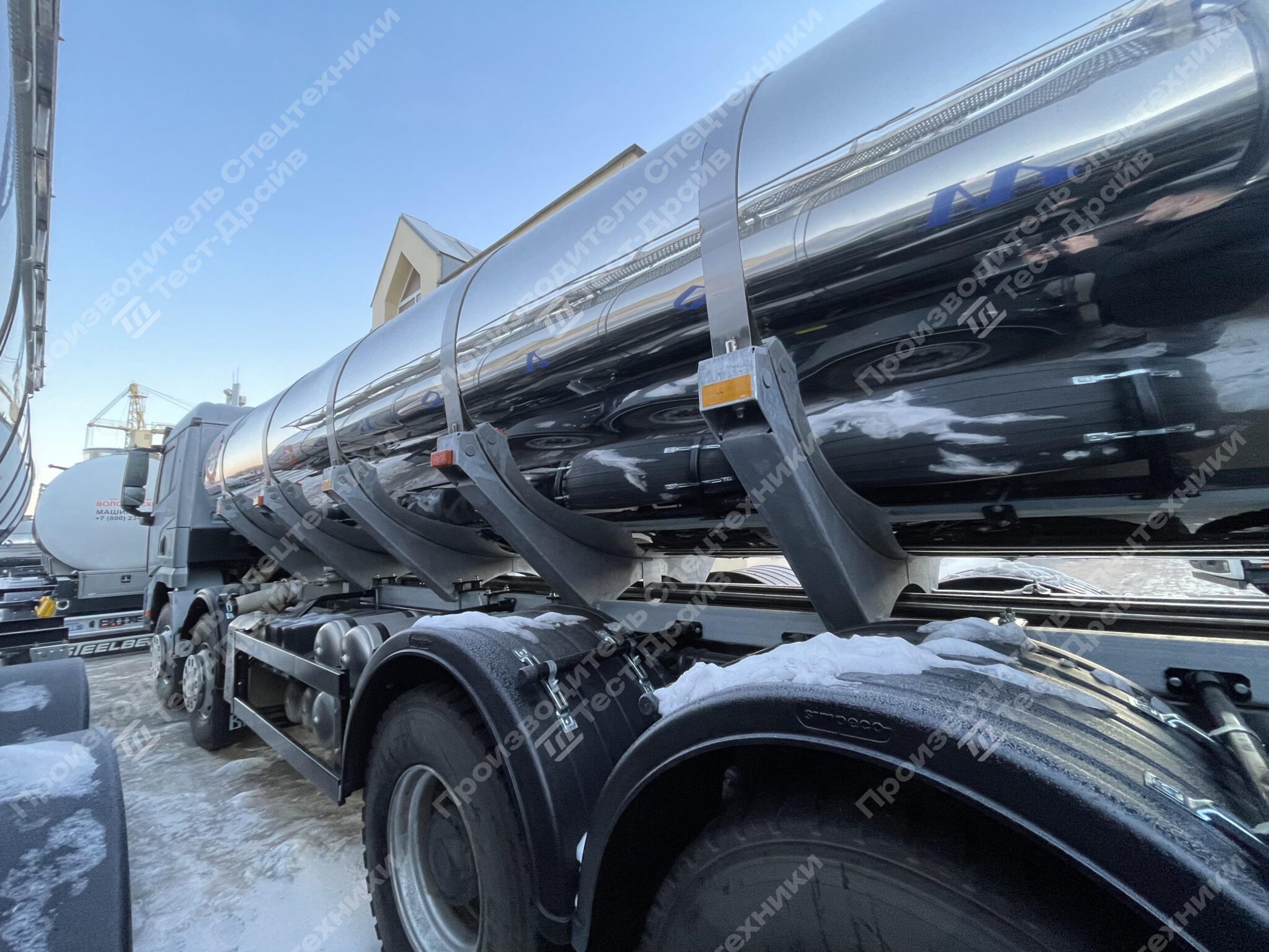 Молоковоз Shacman X3000 8x4 с цистерной 19 000 (л) Фото №8