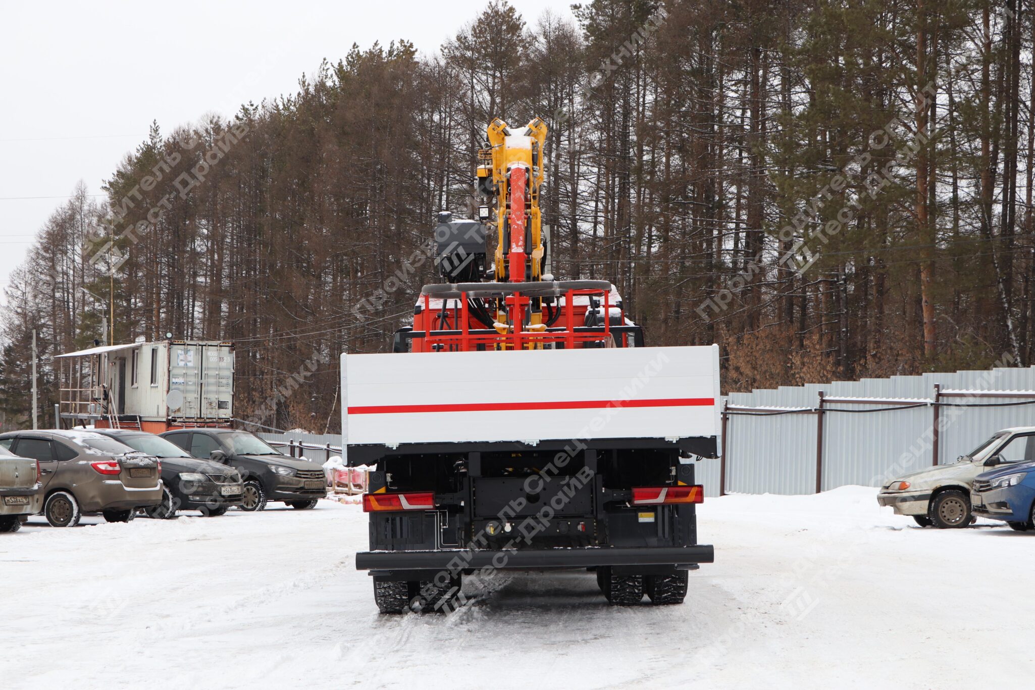 Бортовой Shacman X3000 8x4 с КМУ HYVA HST 12E4 Фото №6