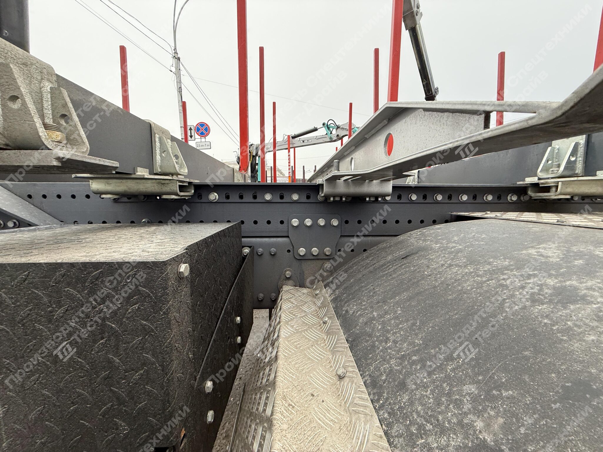 Сортиментовоз HOWO 6x6 с КМУ Icarbazzoli IB 120 L98 Фото №15