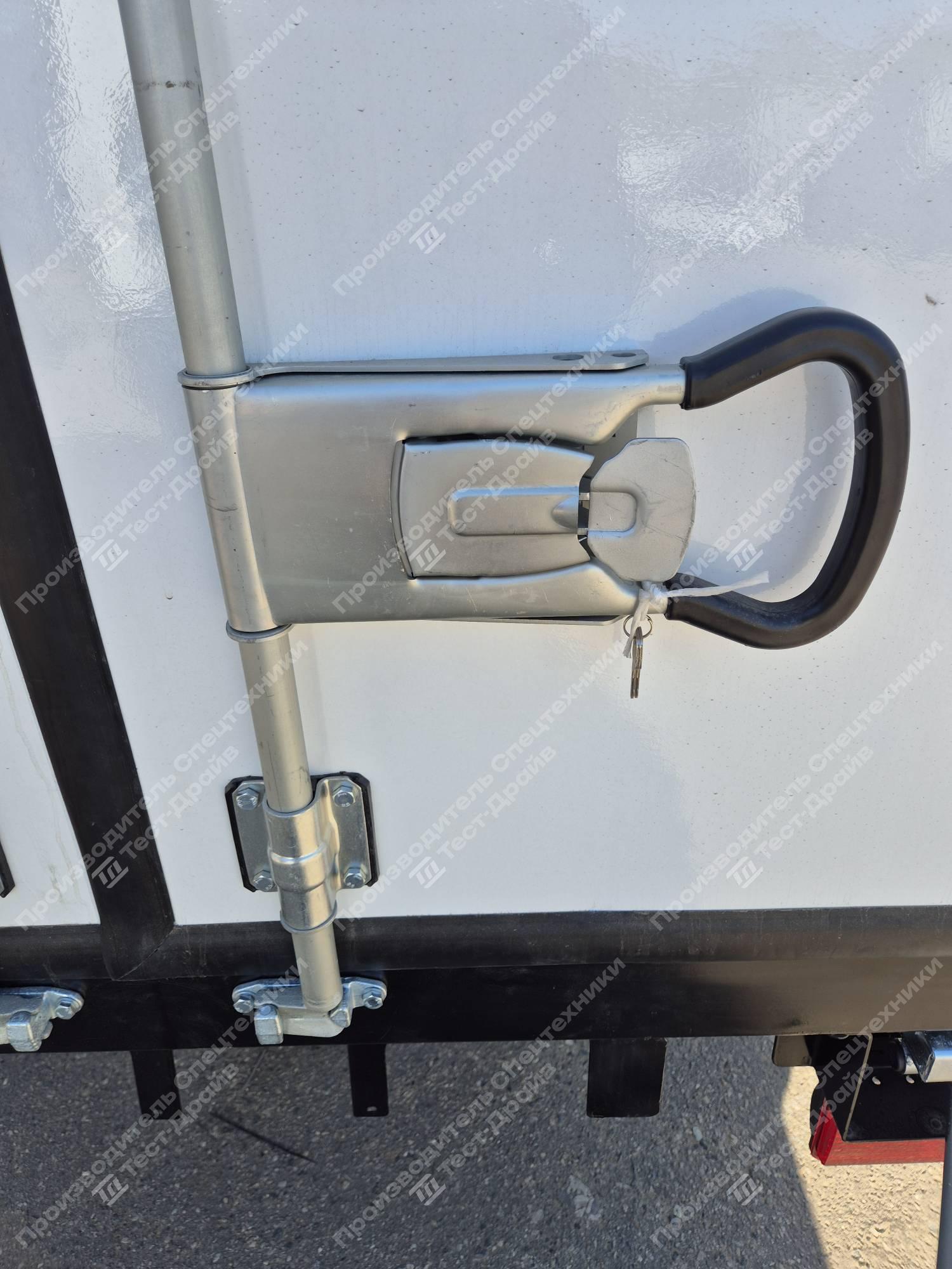 Шторно-бортовой Dongfeng 4x2 Фото №19