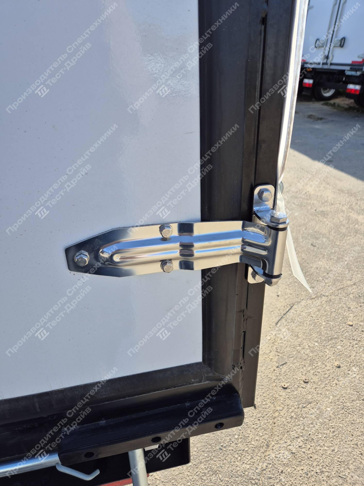 Шторно-бортовой Dongfeng 4x2 Фото №17