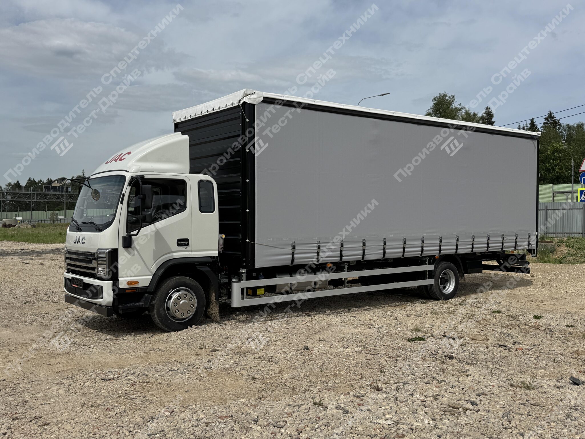 Шторно-бортовой JAC N120 4x2 Фото №8