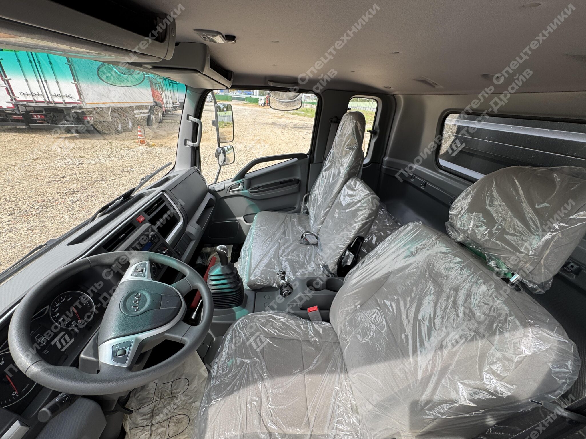 Шторно-бортовой JAC N120 4x2 Фото №11